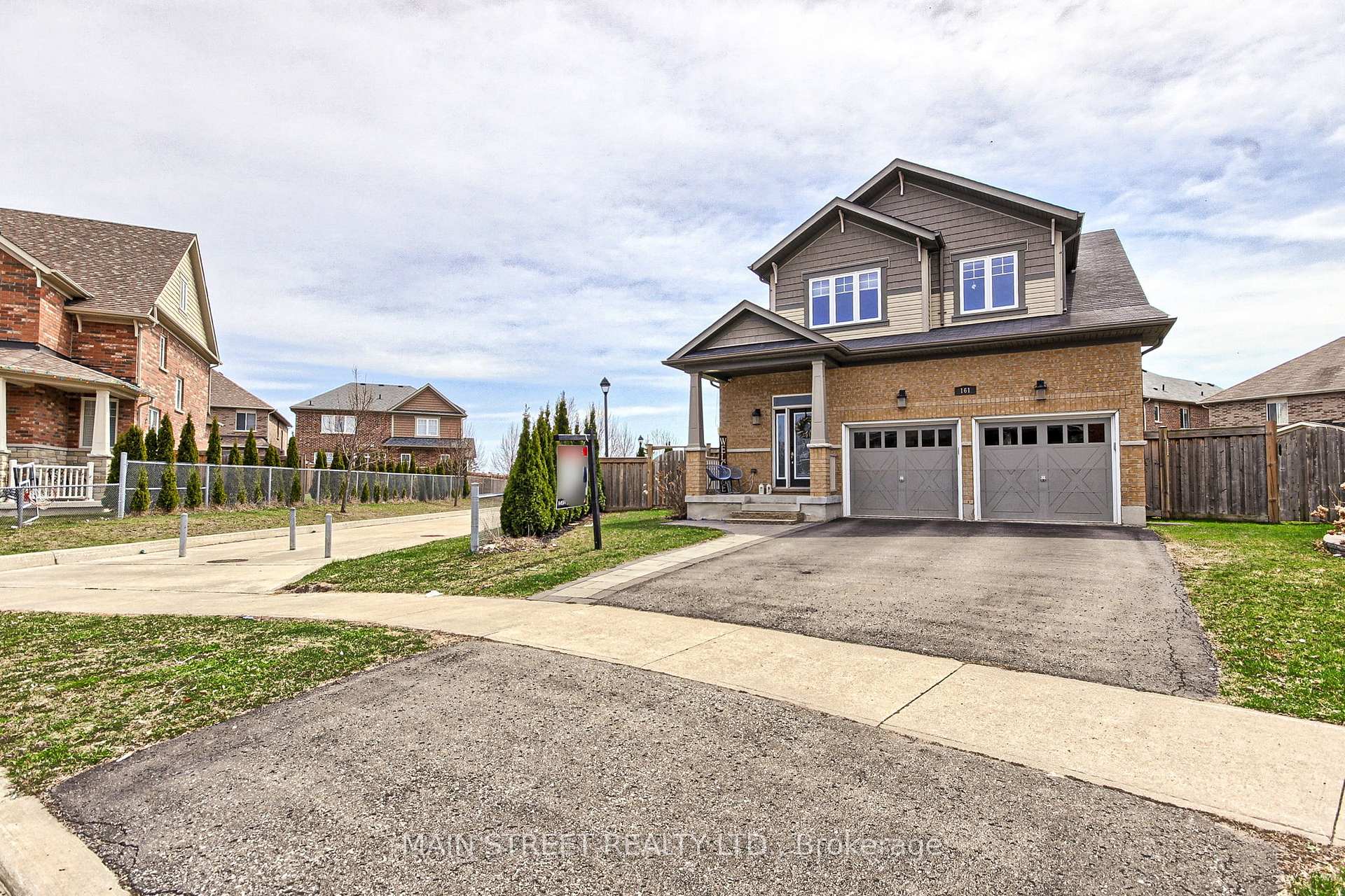 Photo 4 of 161 Blackwell Crescent, Oshawa, Windfields — HOMEH