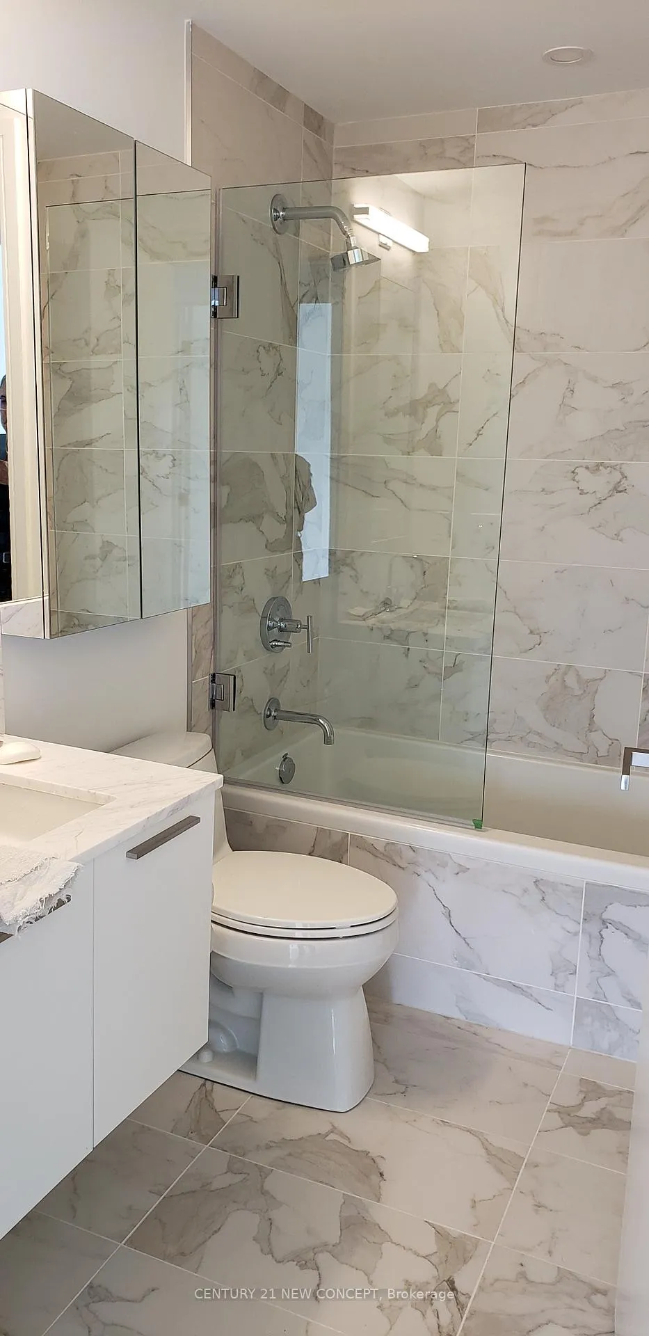 Photo 4 of Unit 2304, 3 Gloucester Street, Toronto, Church-Yonge Corridor — HOMEH