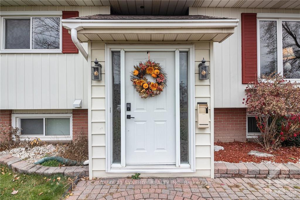 Photo 4 of 1535 Beaconfield Street, Ottawa, Bilberry Creek/Queenswood Heights — HOMEH