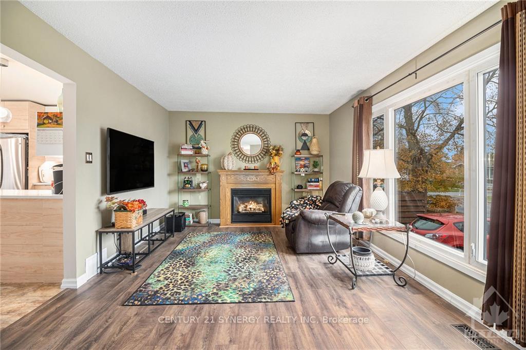 Photo 10 of 1535 Beaconfield Street, Ottawa, Bilberry Creek/Queenswood Heights — HOMEH