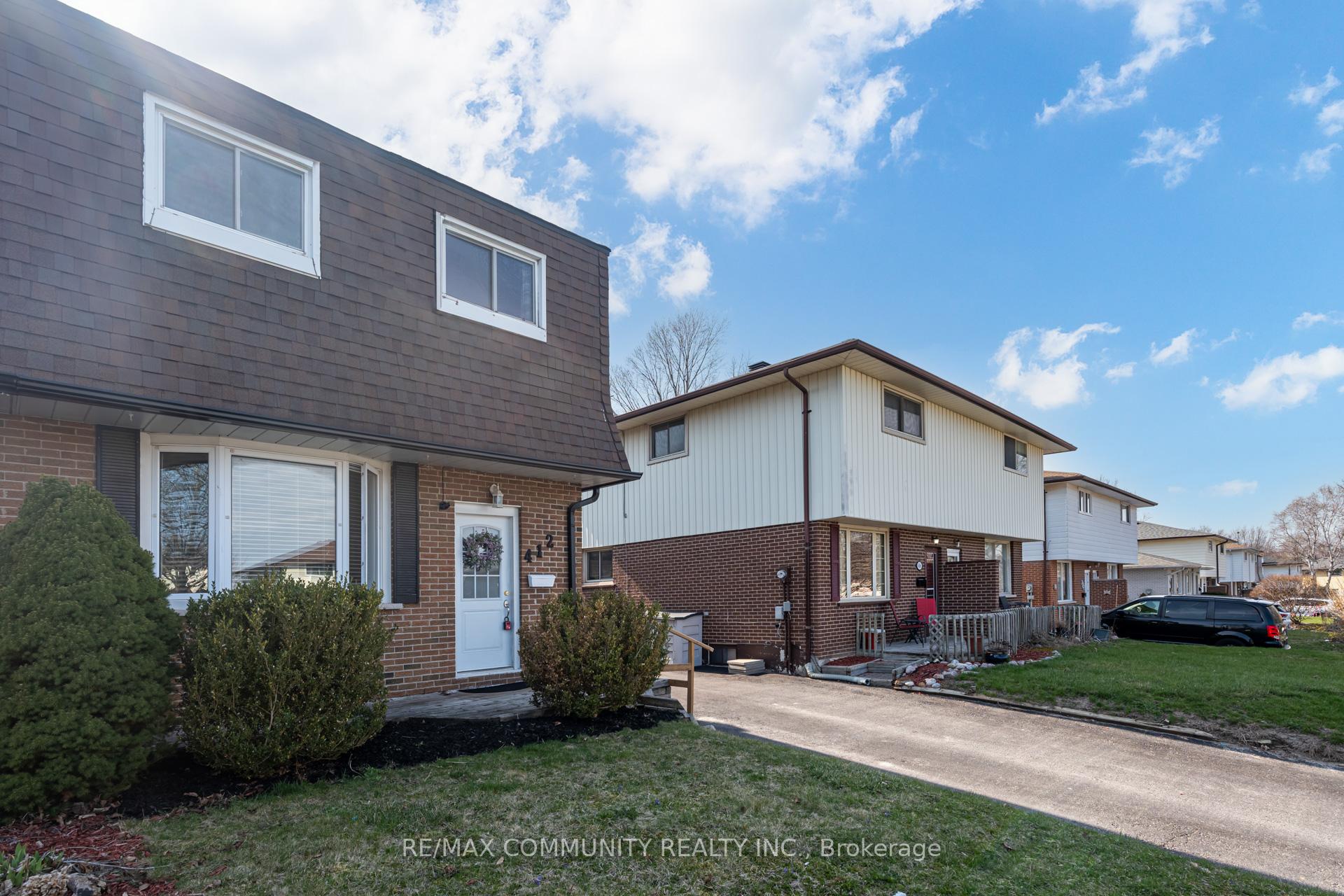 Photo 2 of 412 Maplewood Drive, Oshawa, O'Neill — HOMEH