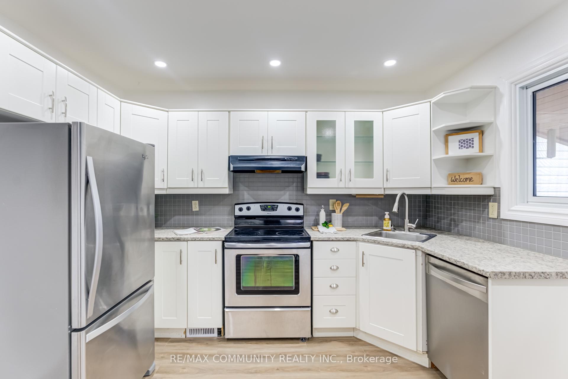 Photo 11 of 412 Maplewood Drive, Oshawa, O'Neill — HOMEH