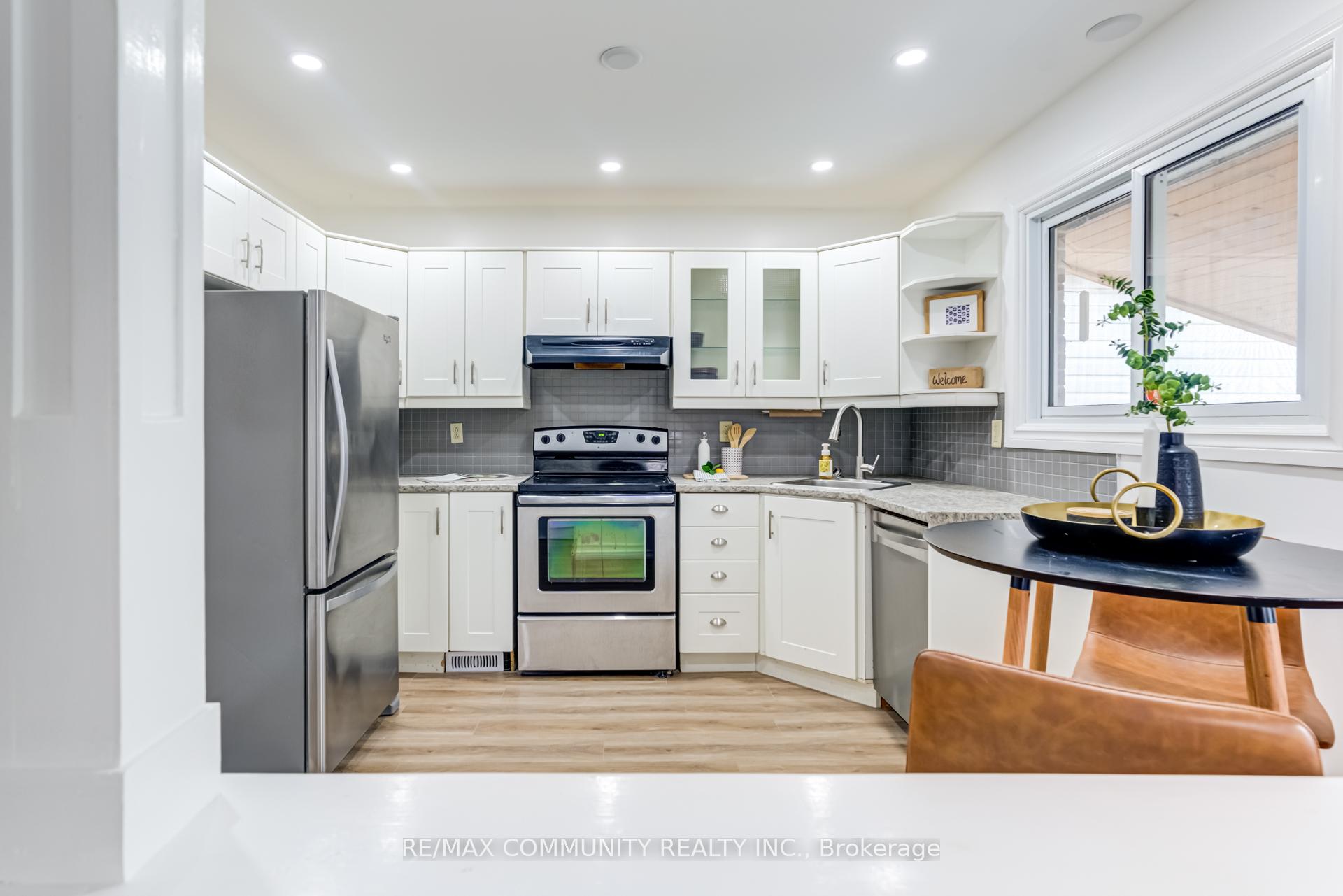 Photo 13 of 412 Maplewood Drive, Oshawa, O'Neill — HOMEH