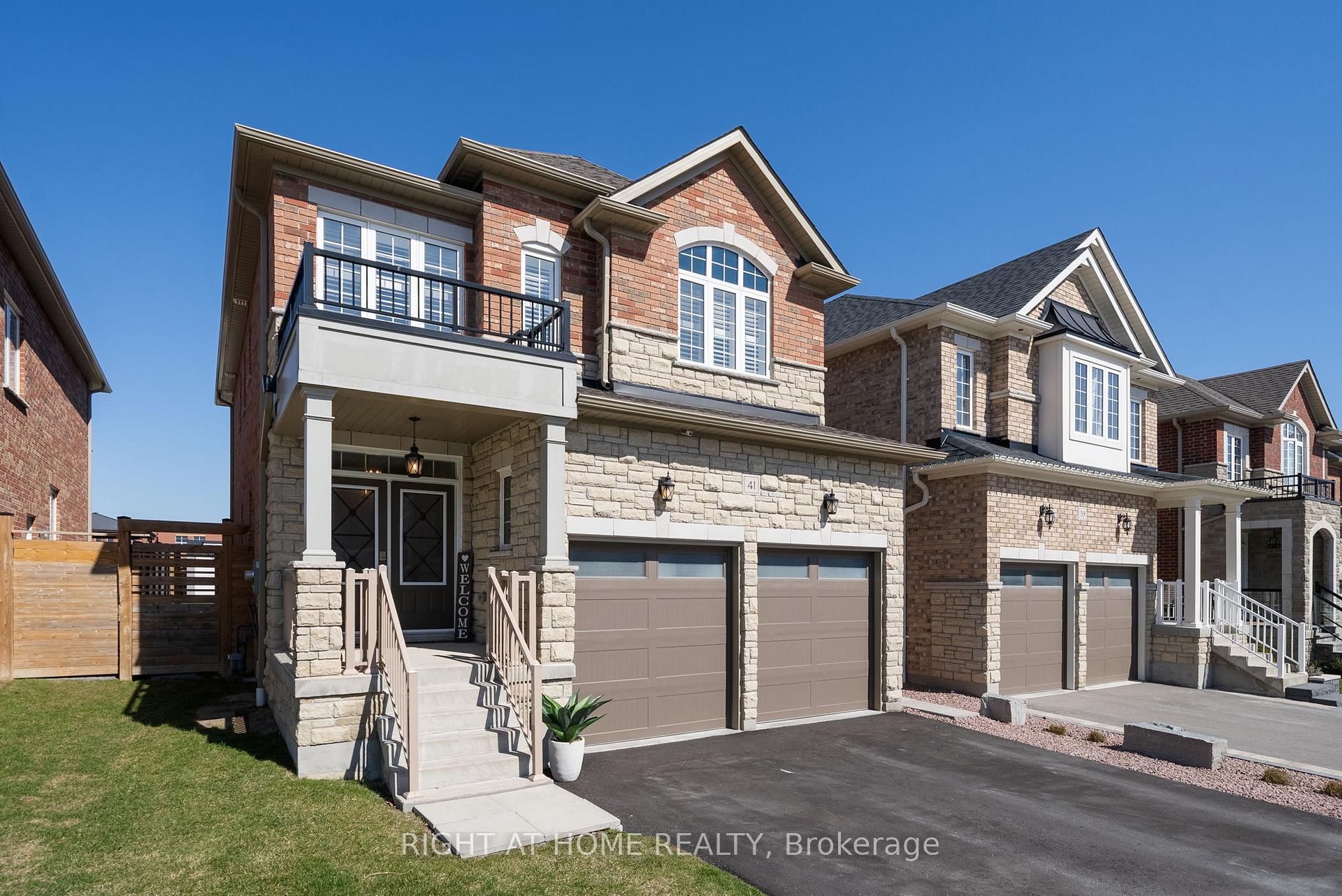 Photo 2 of 41 St Augustine Drive, Whitby, Brooklin — HOMEH