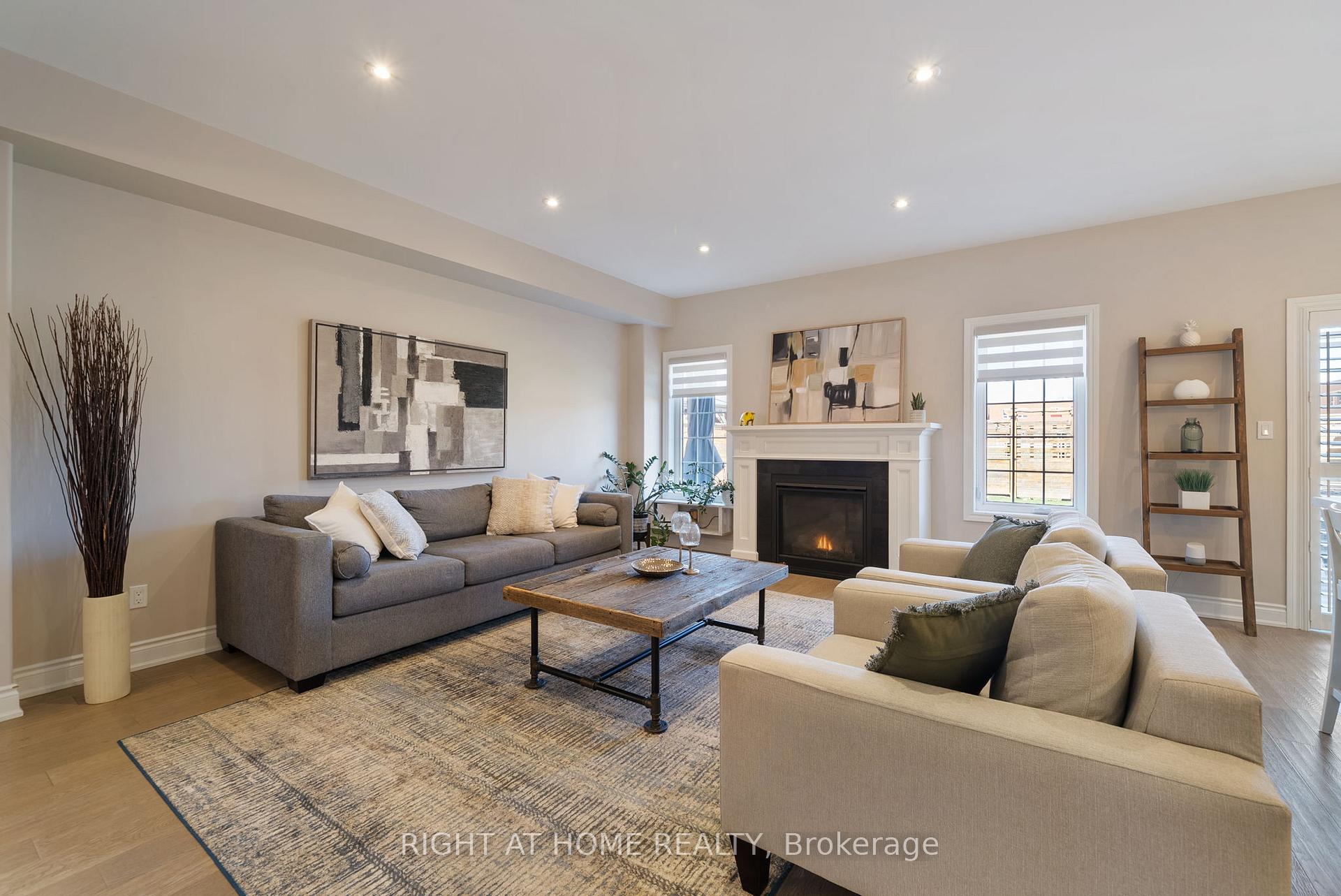 Photo 7 of 41 St Augustine Drive, Whitby, Brooklin — HOMEH