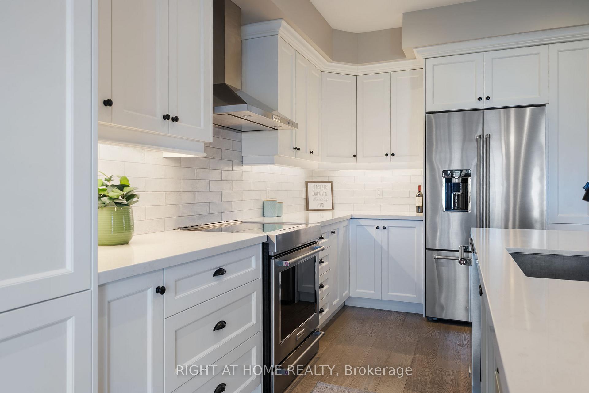 Photo 10 of 41 St Augustine Drive, Whitby, Brooklin — HOMEH