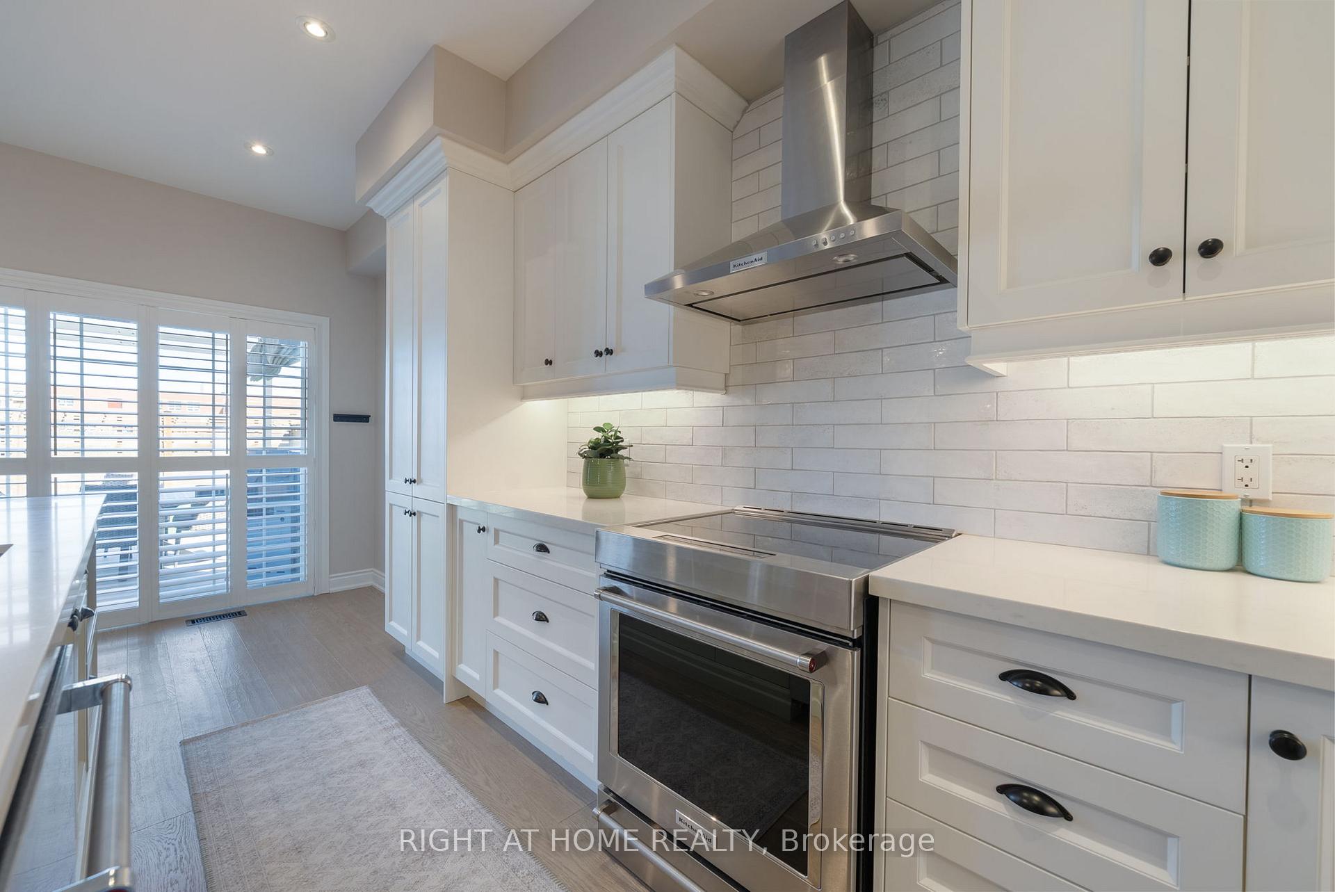 Photo 12 of 41 St Augustine Drive, Whitby, Brooklin — HOMEH