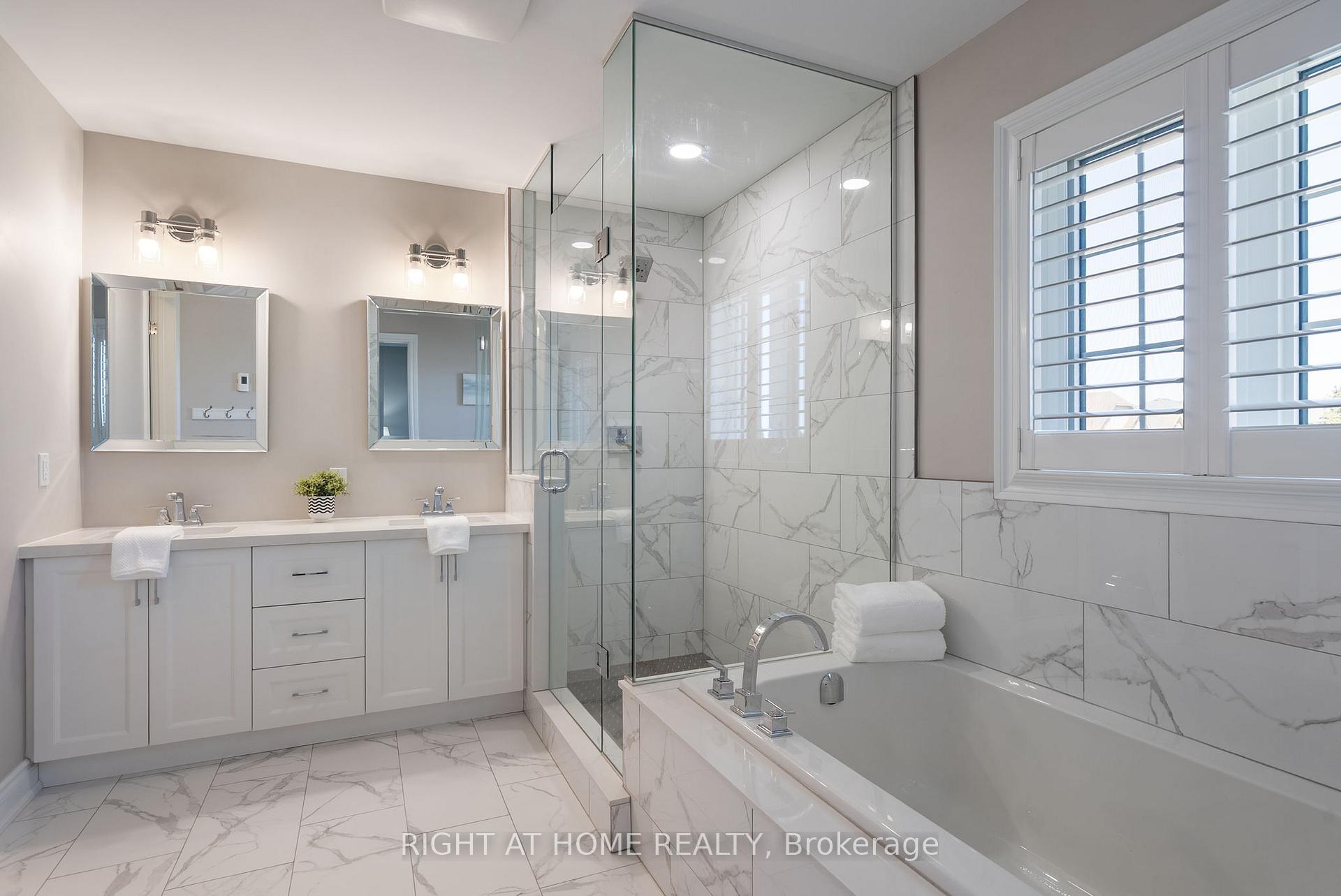 Photo 18 of 41 St Augustine Drive, Whitby, Brooklin — HOMEH