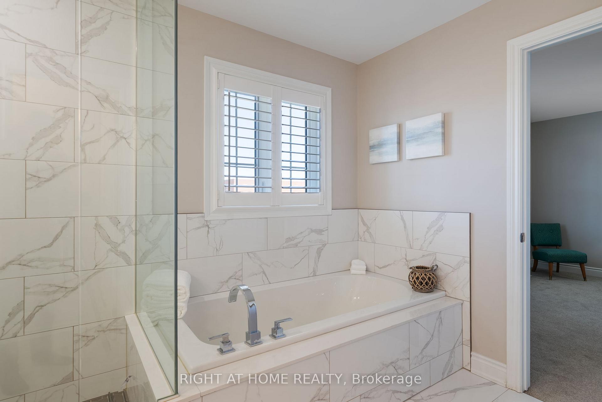 Photo 20 of 41 St Augustine Drive, Whitby, Brooklin — HOMEH