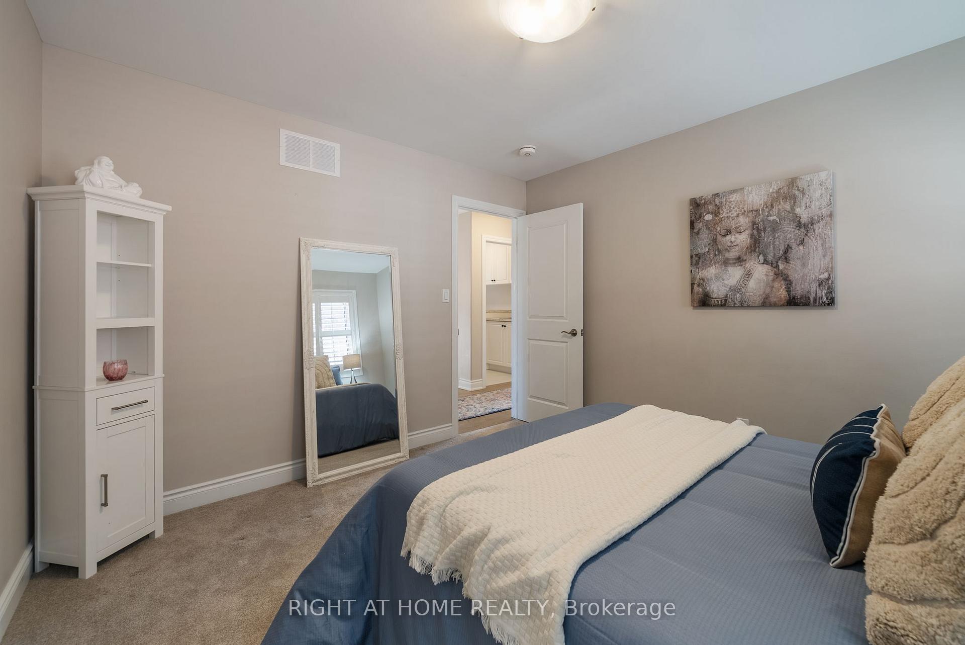 Photo 23 of 41 St Augustine Drive, Whitby, Brooklin — HOMEH
