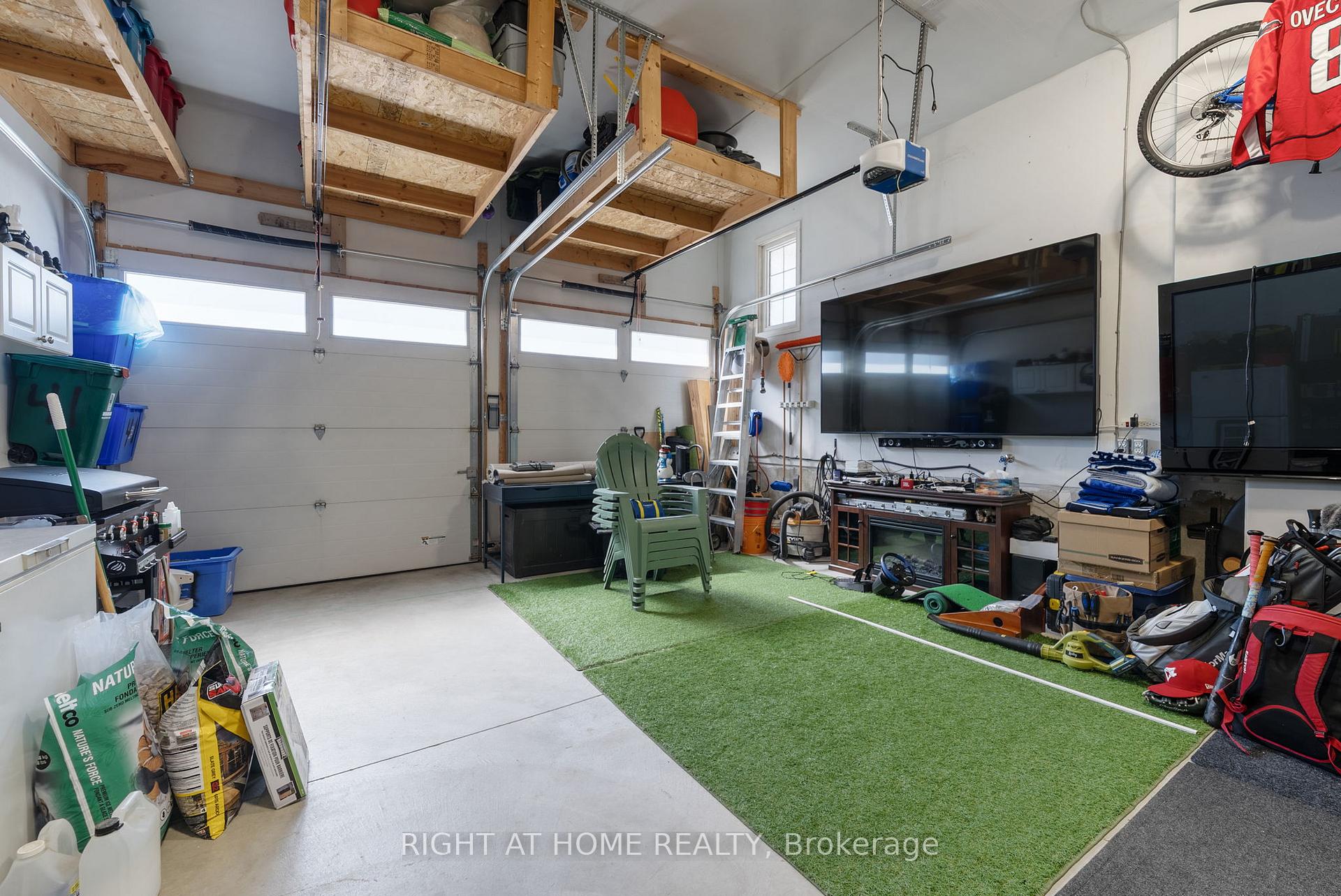Photo 32 of 41 St Augustine Drive, Whitby, Brooklin — HOMEH