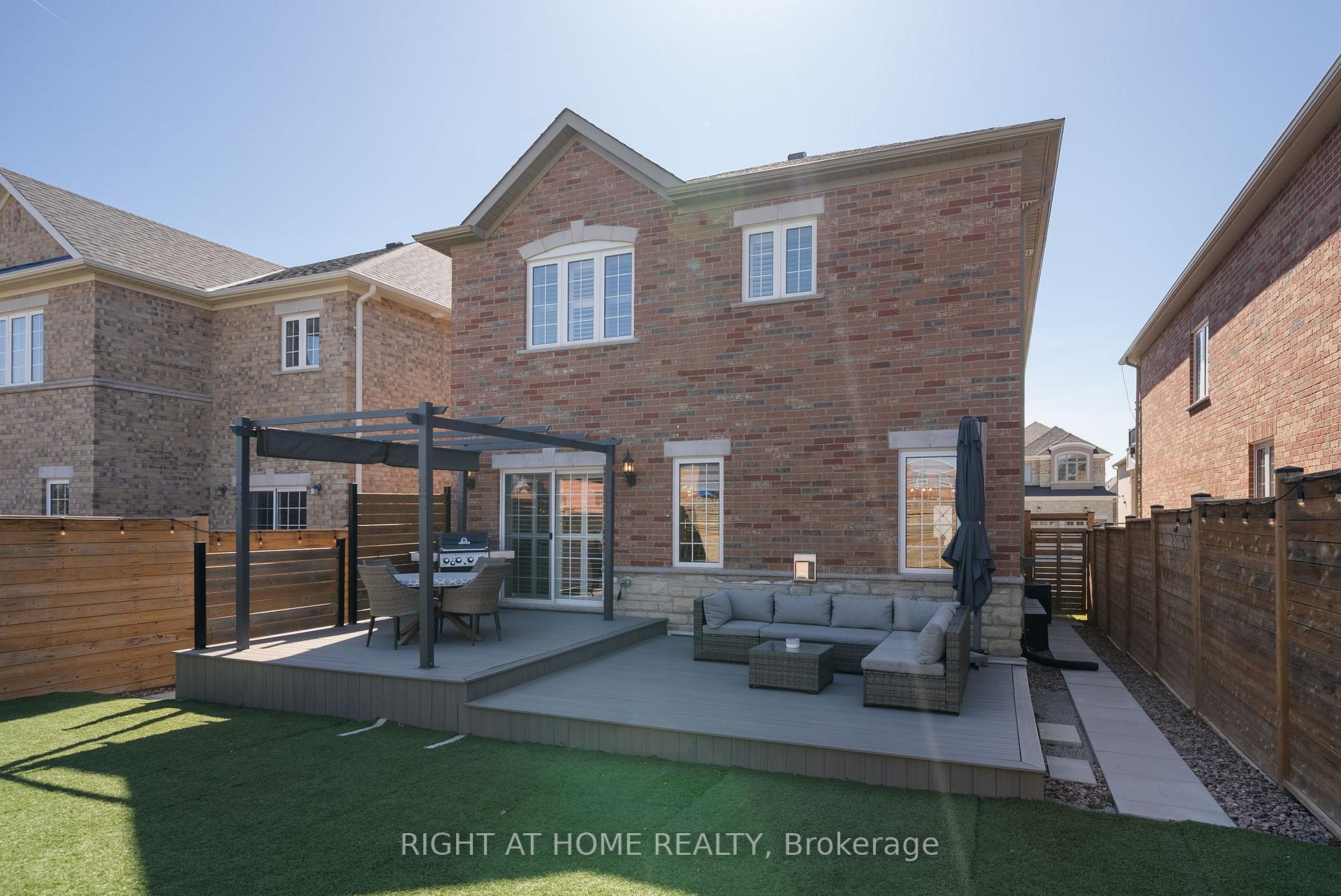 Photo 39 of 41 St Augustine Drive, Whitby, Brooklin — HOMEH