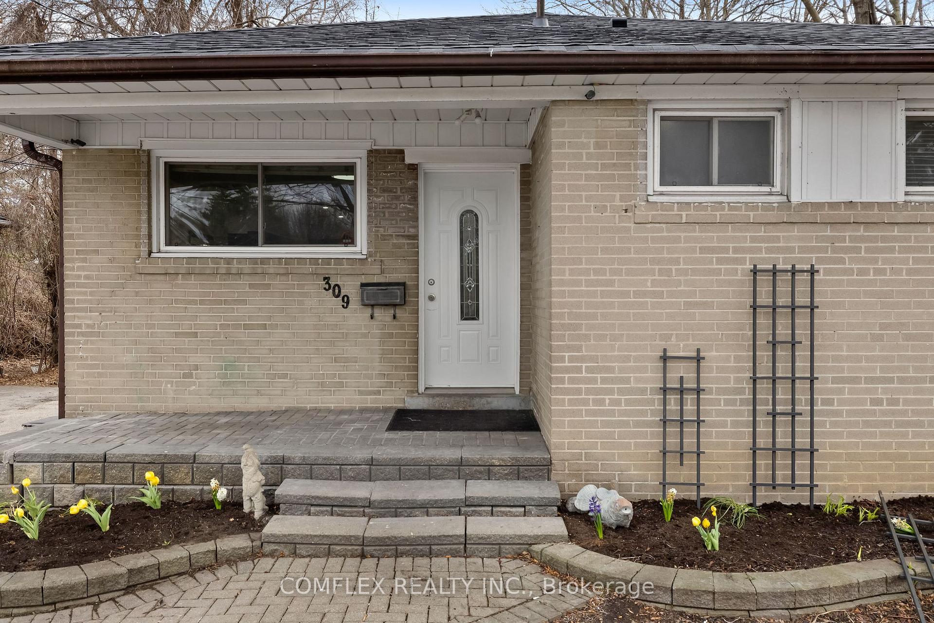 Photo 3 of 309 Rossland Road W, Whitby, Williamsburg — HOMEH