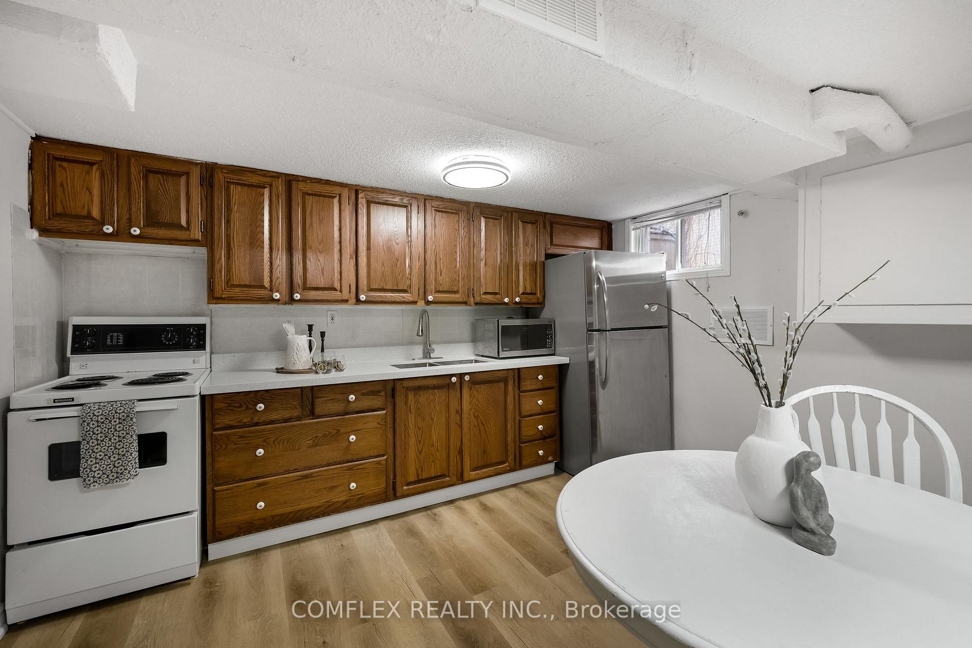 Photo 22 of 309 Rossland Road W, Whitby, Williamsburg — HOMEH