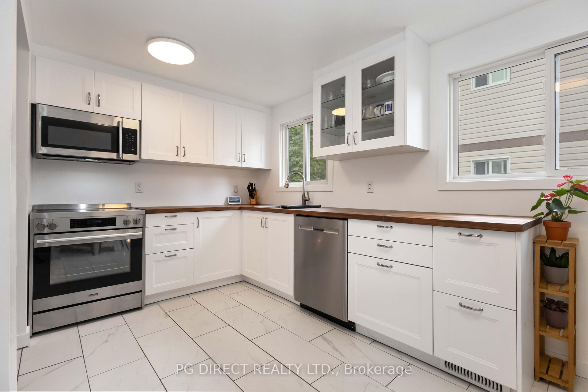 Photo 2 of 2054 Walker Avenue, Peterborough, Ashburnham Ward 4 — HOMEH