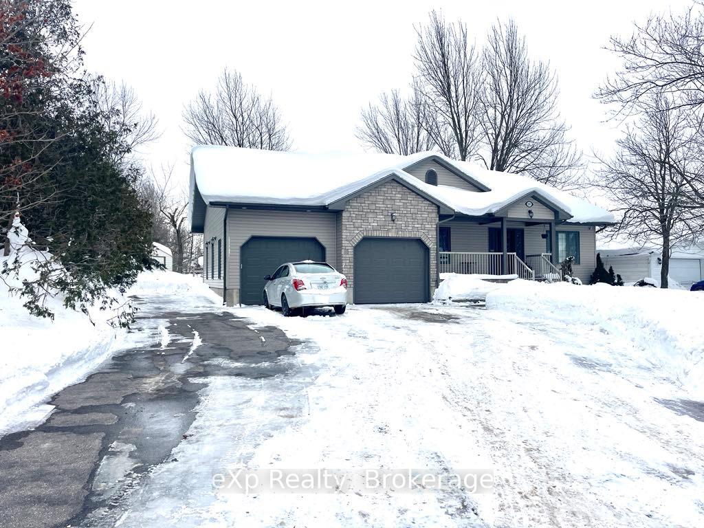 Photo 2 of 207 Alma Street W, Arran-Elderslie — HOMEH