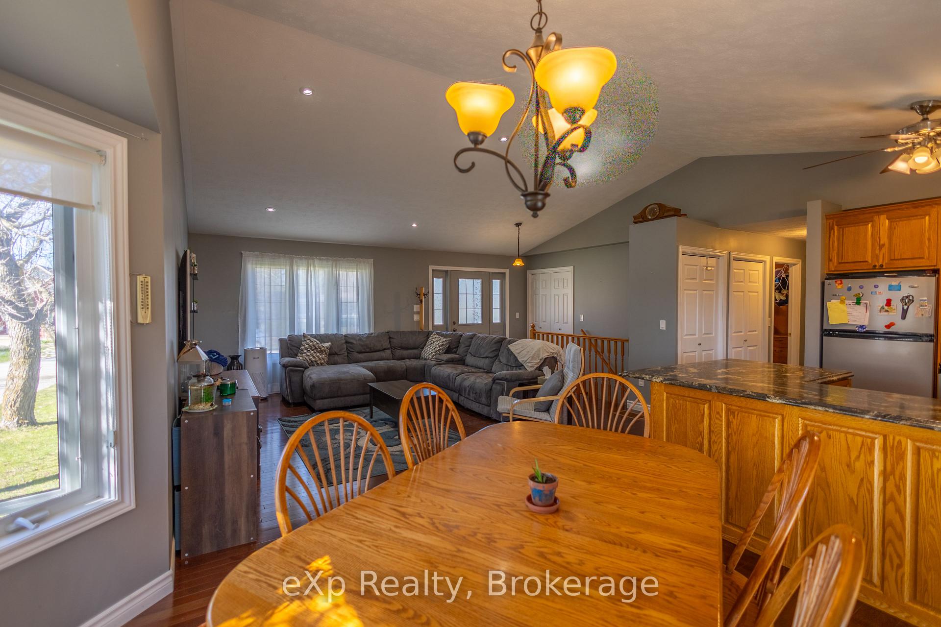 Photo 12 of 207 Alma Street W, Arran-Elderslie — HOMEH