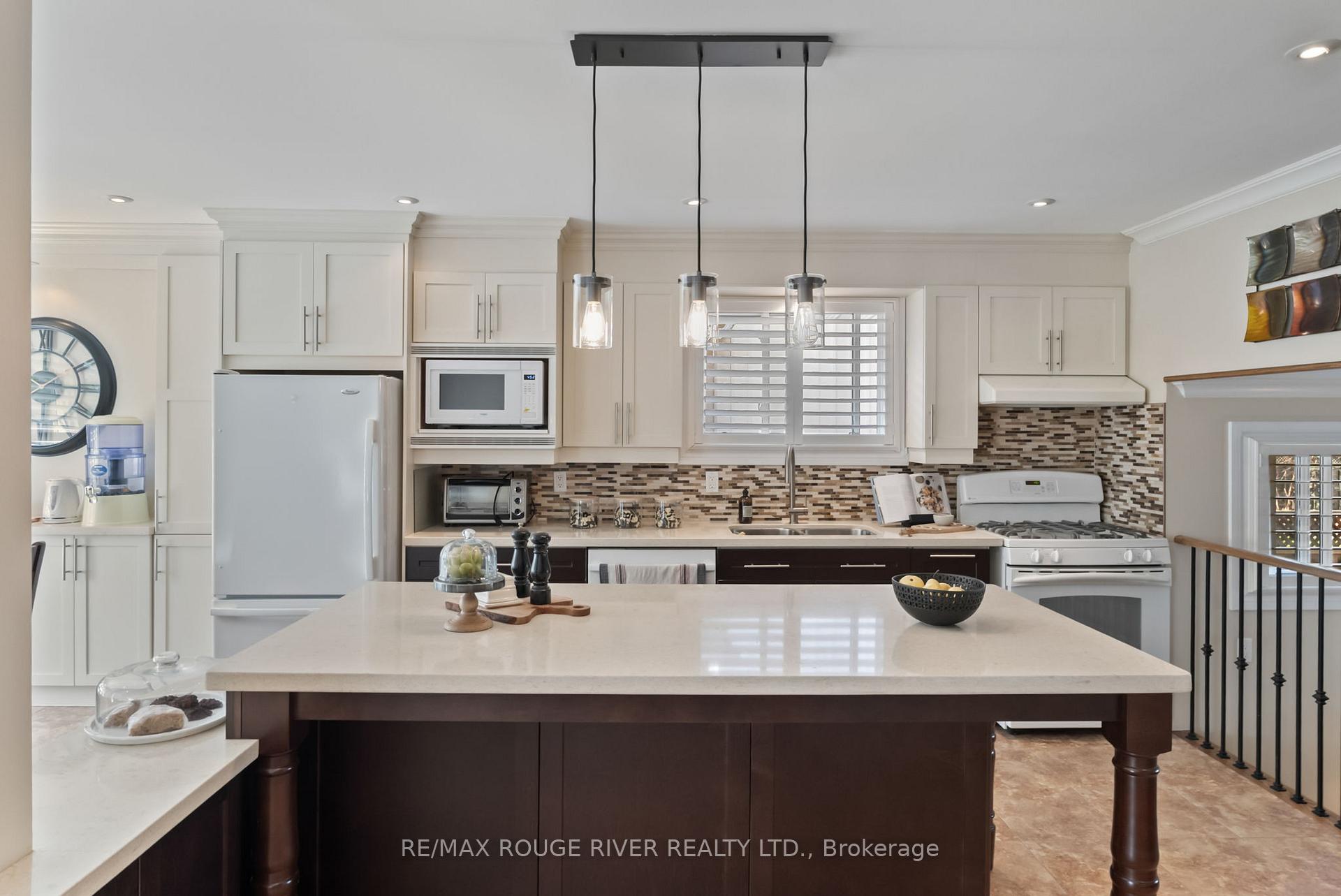 Photo 15 of 59 Brunswick Street, Oshawa, Donevan — HOMEH