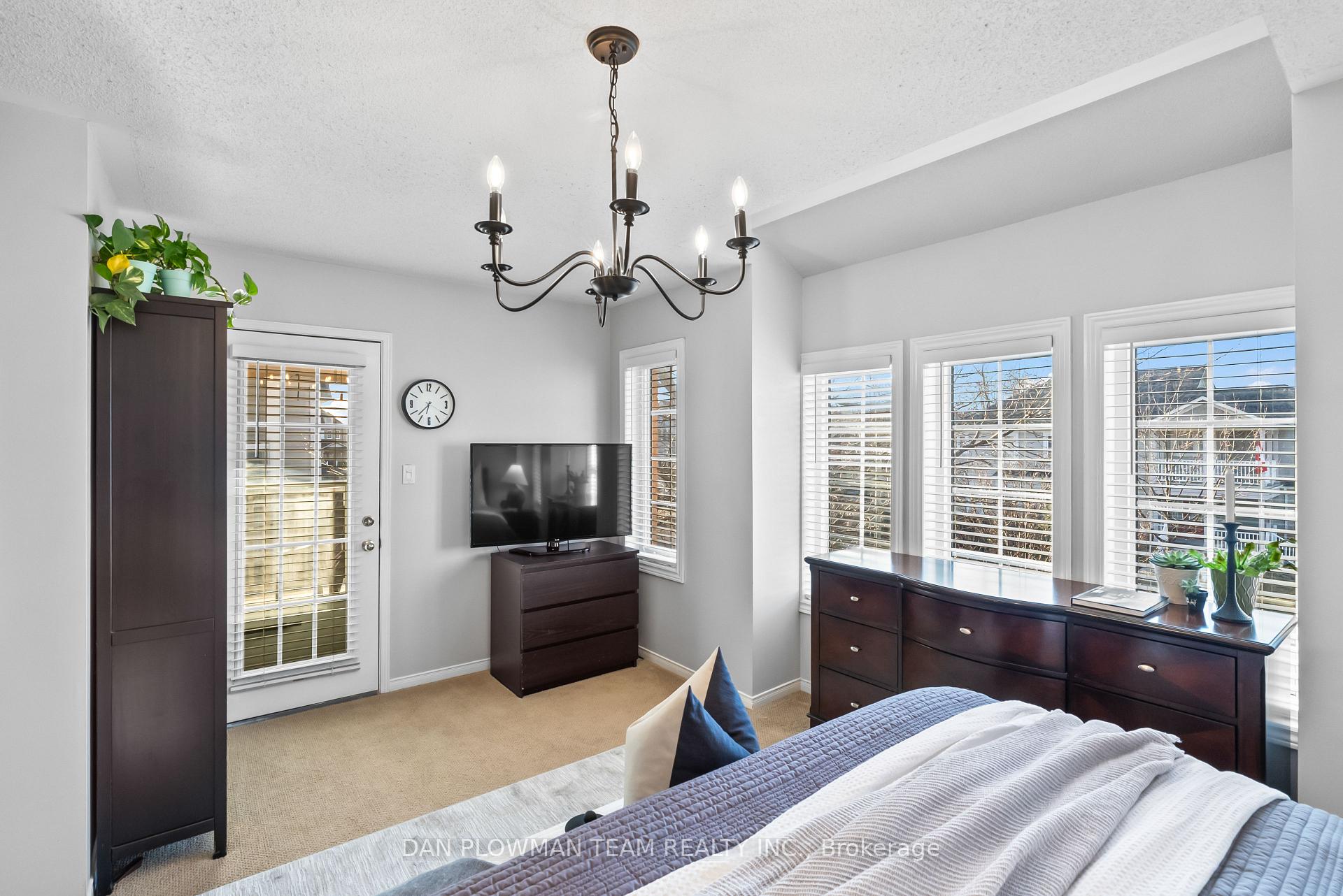 Photo 24 of 63 Scadding Avenue, Whitby, Port Whitby — HOMEH