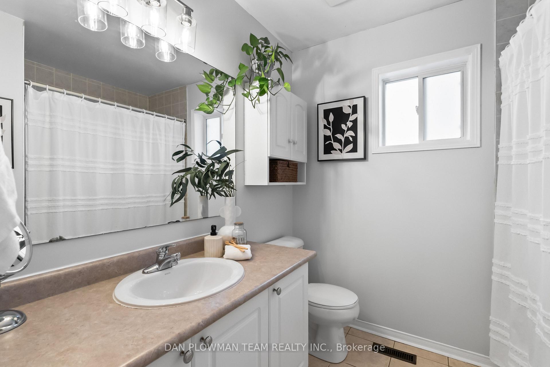 Photo 34 of 63 Scadding Avenue, Whitby, Port Whitby — HOMEH