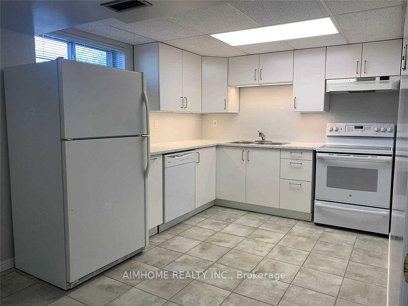 Photo 4 of Unit Lower, 488 Lynett Crescent, Richmond Hill, Crosby — HOMEH