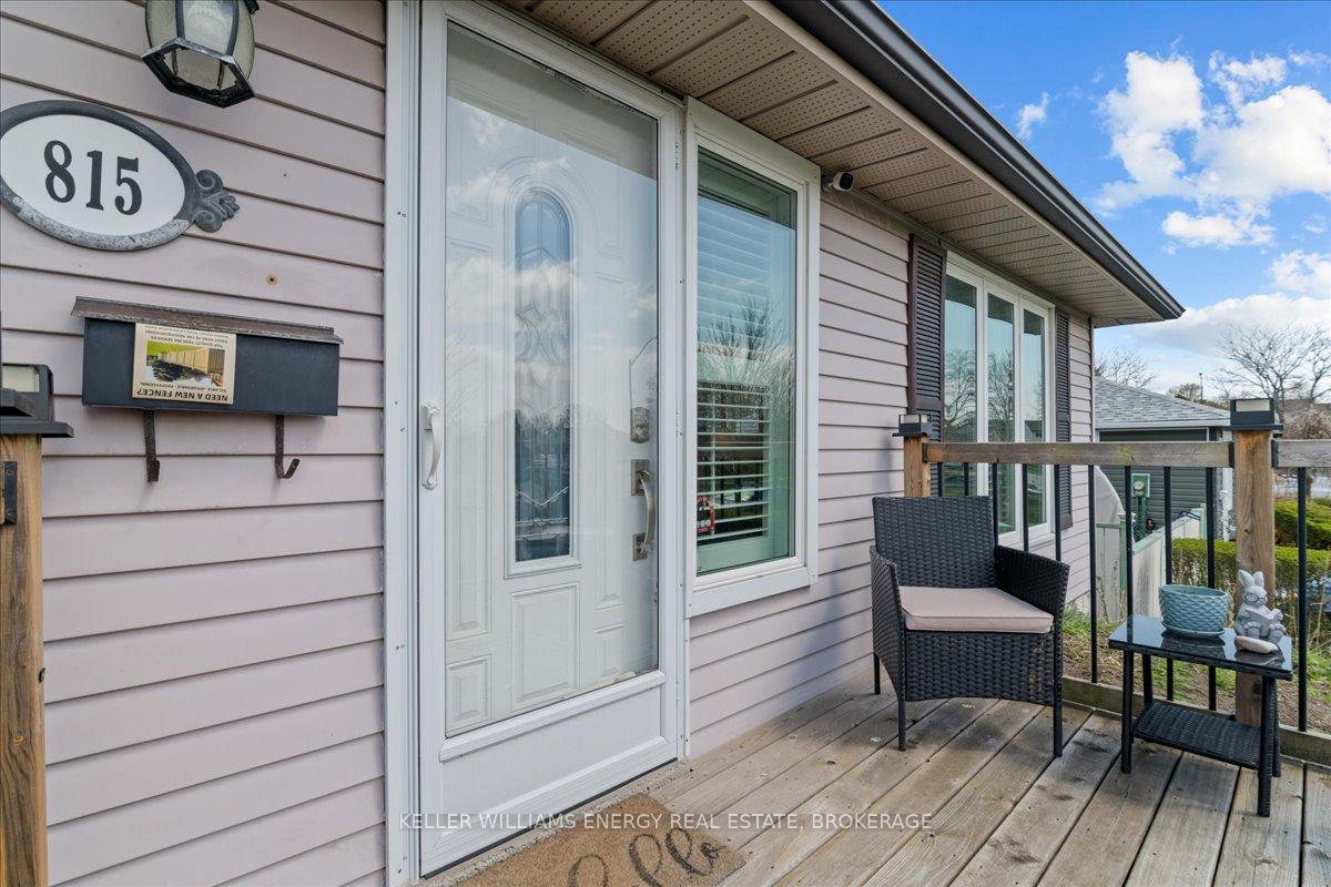Photo 3 of 815 Southdown Street, Oshawa, Donevan — HOMEH