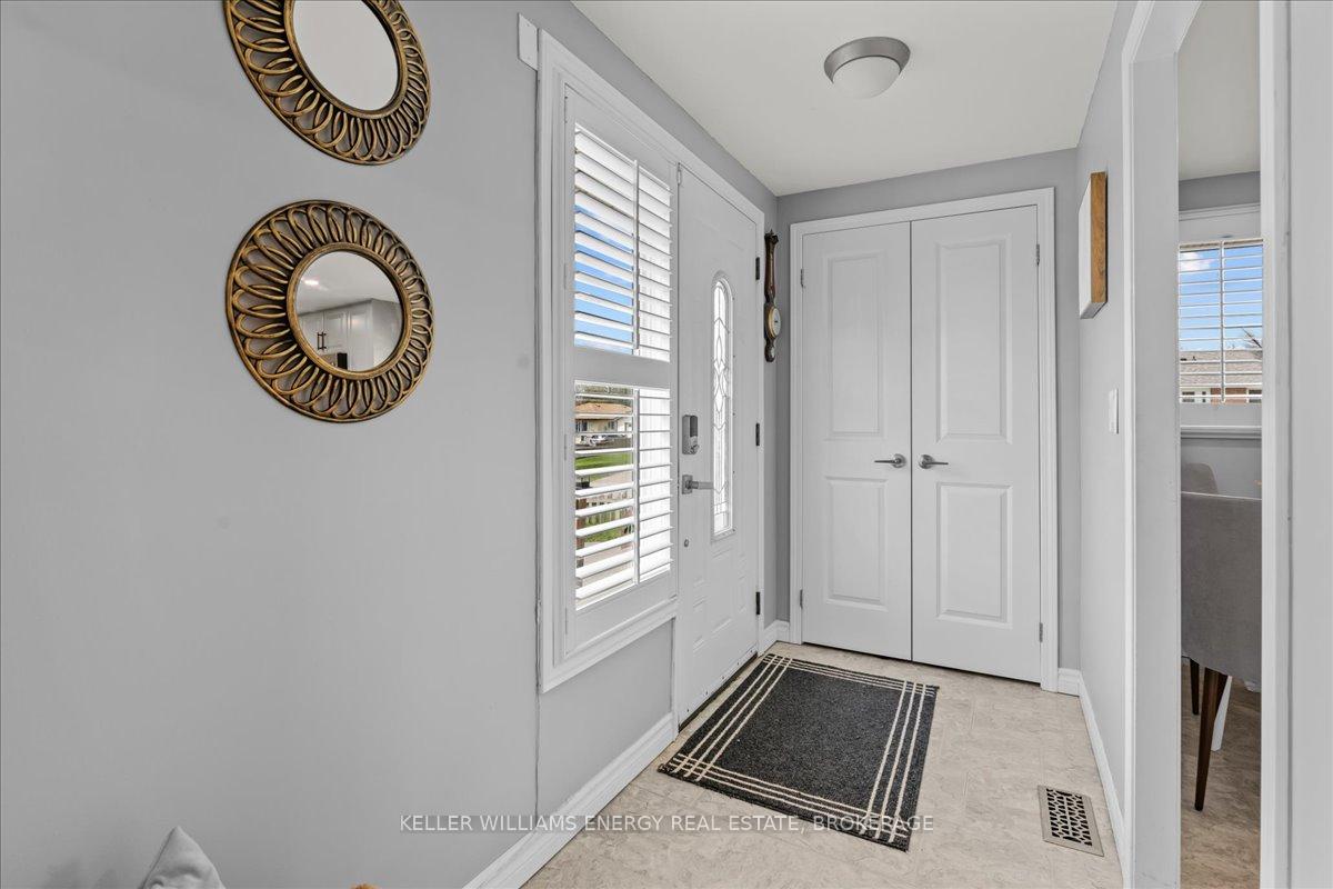 Photo 4 of 815 Southdown Street, Oshawa, Donevan — HOMEH