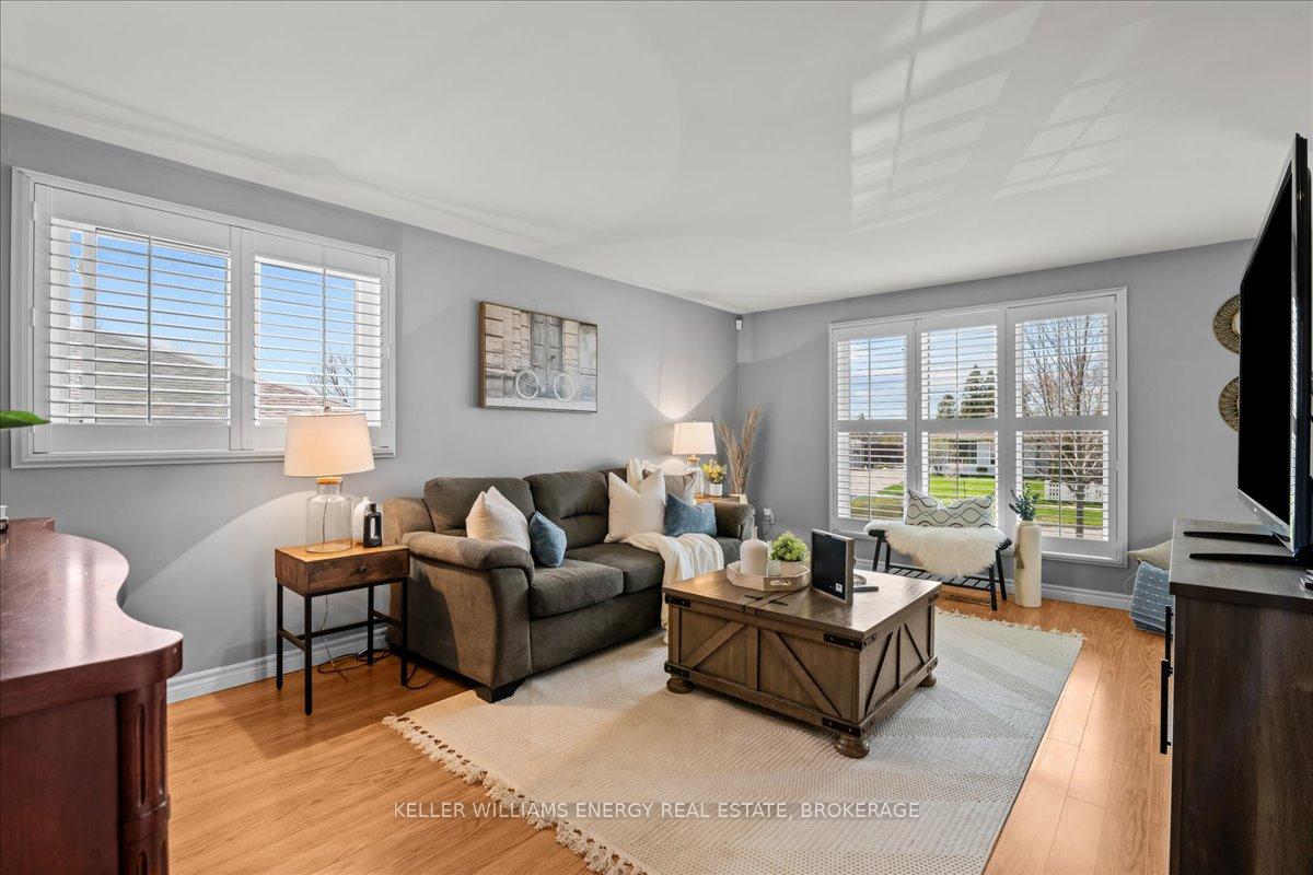 Photo 9 of 815 Southdown Street, Oshawa, Donevan — HOMEH