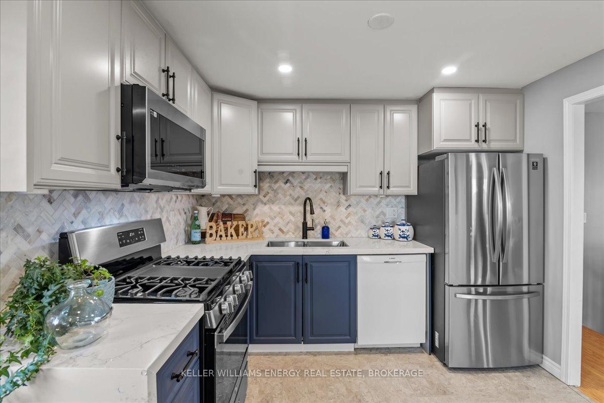 Photo 13 of 815 Southdown Street, Oshawa, Donevan — HOMEH