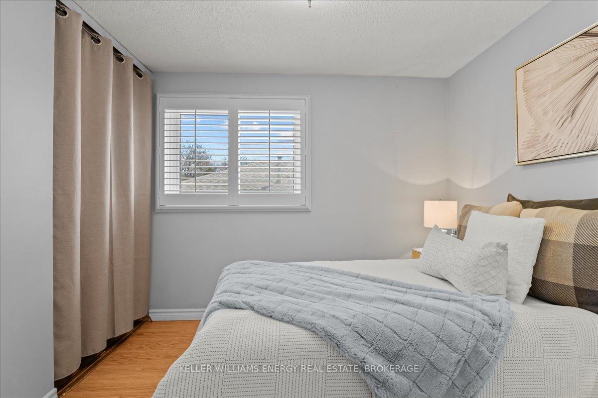 Photo 15 of 815 Southdown Street, Oshawa, Donevan — HOMEH