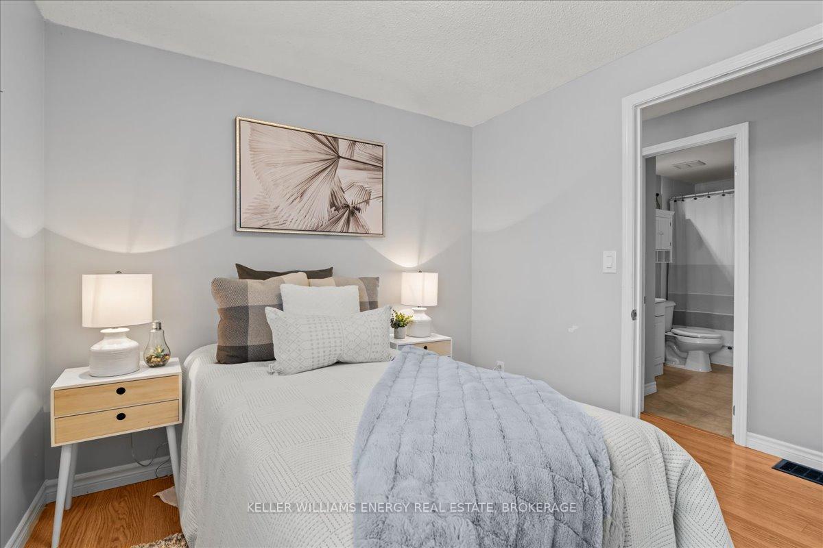 Photo 16 of 815 Southdown Street, Oshawa, Donevan — HOMEH