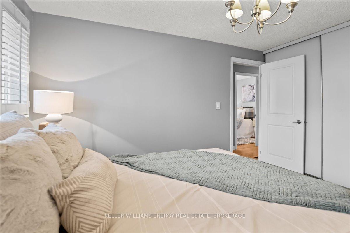 Photo 18 of 815 Southdown Street, Oshawa, Donevan — HOMEH