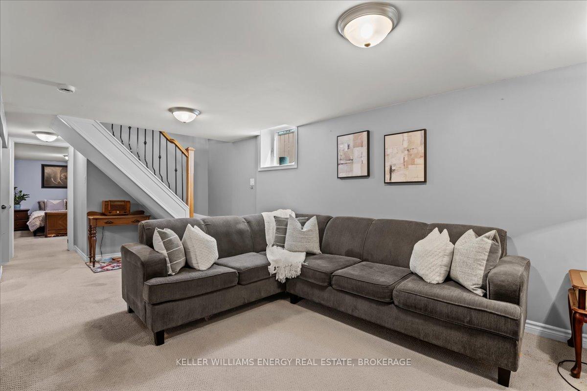 Photo 24 of 815 Southdown Street, Oshawa, Donevan — HOMEH