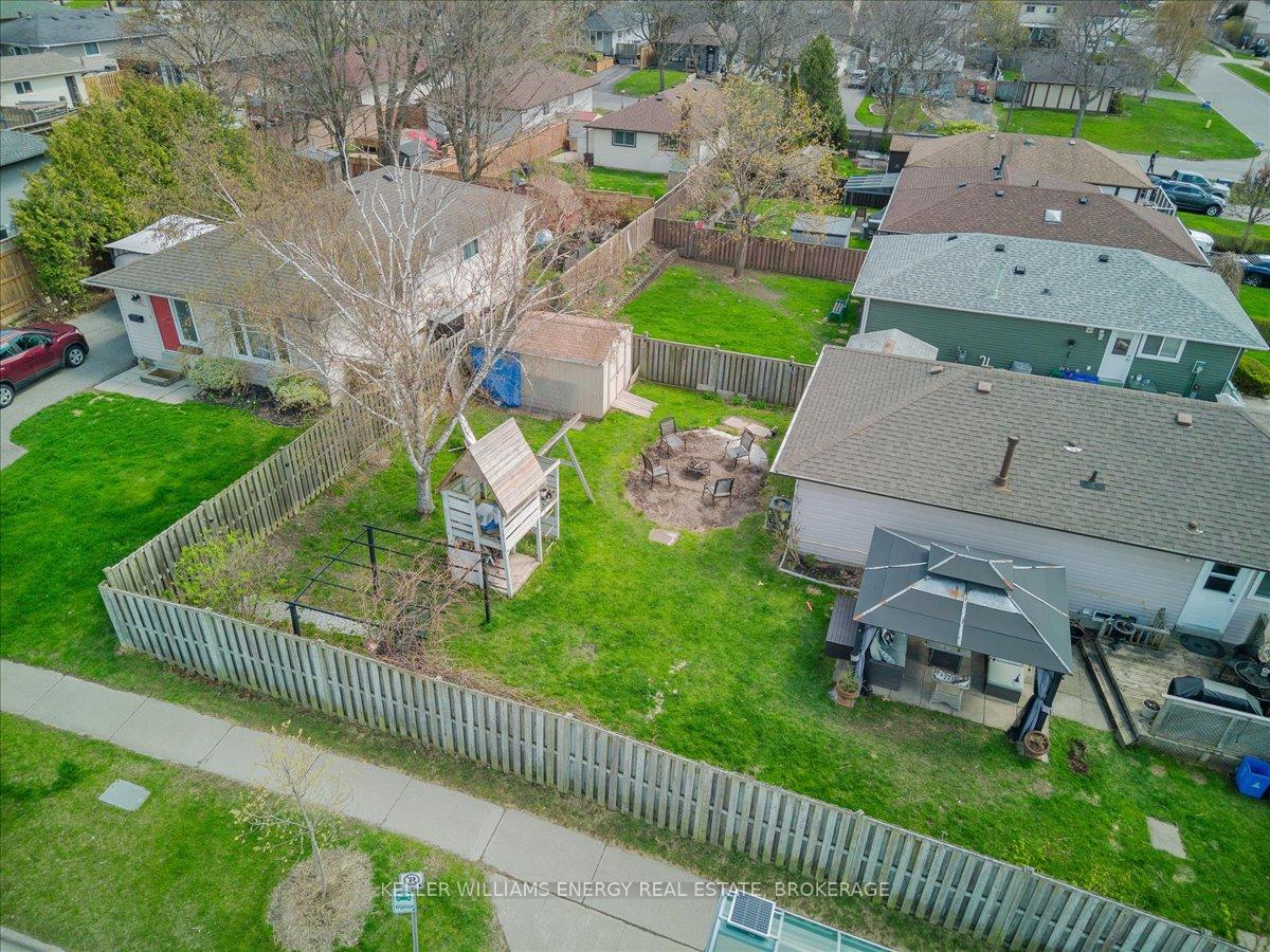 Photo 33 of 815 Southdown Street, Oshawa, Donevan — HOMEH