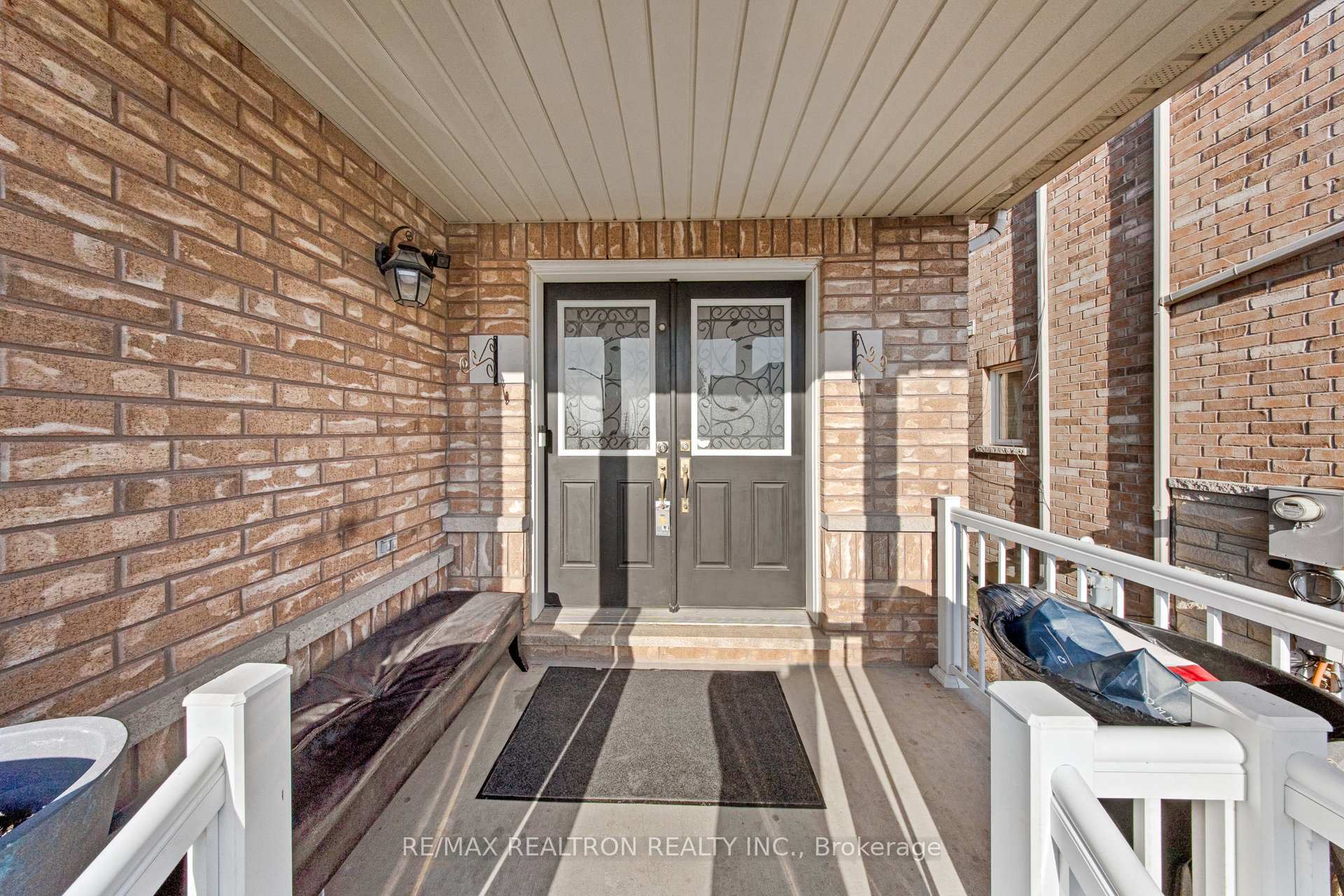 Photo 6 of 51 Barli Crescent, Vaughan, Patterson — HOMEH
