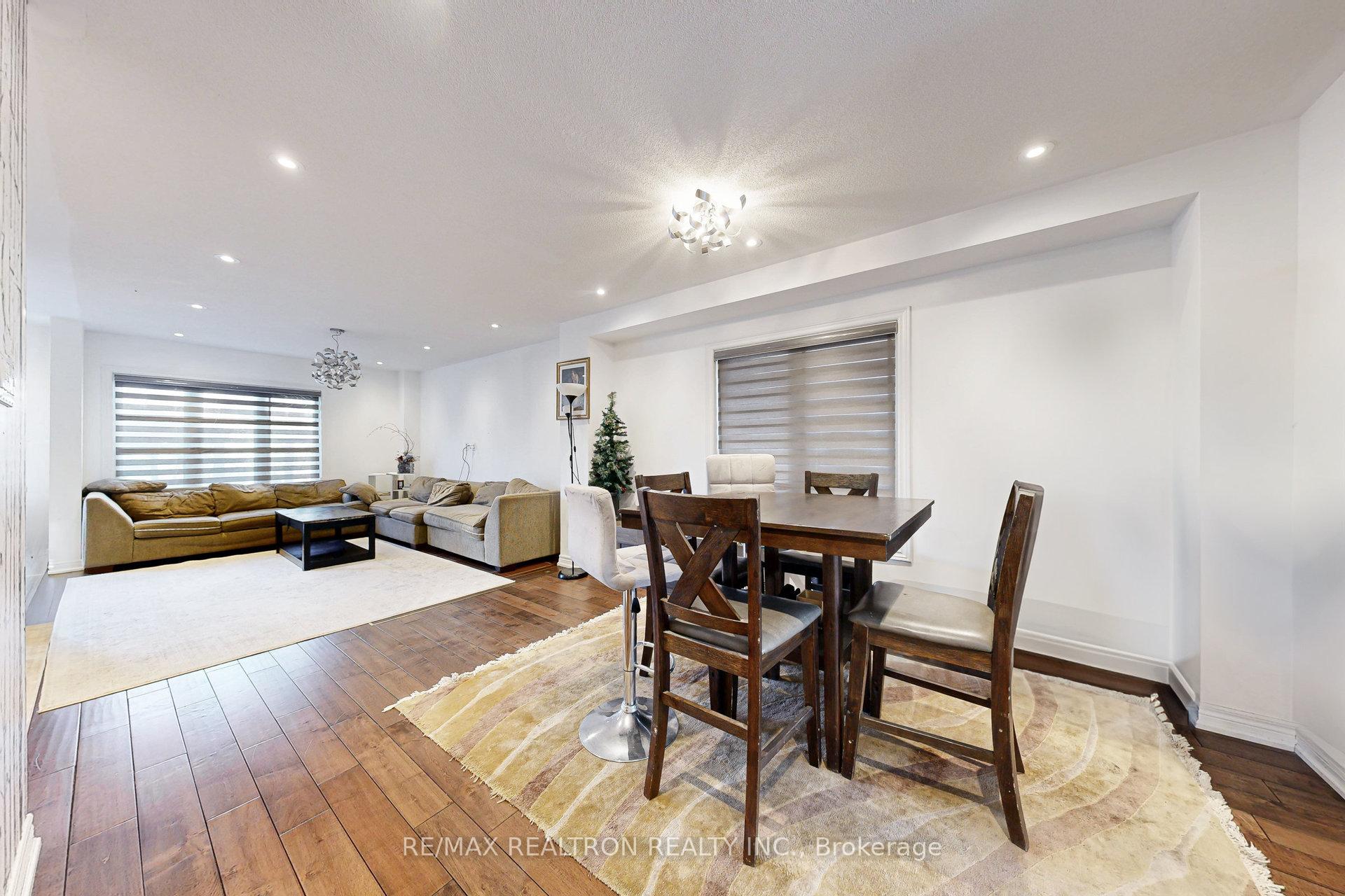 Photo 7 of 51 Barli Crescent, Vaughan, Patterson — HOMEH