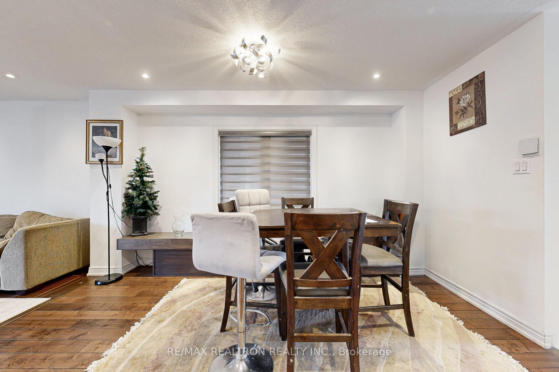 Photo 8 of 51 Barli Crescent, Vaughan, Patterson — HOMEH