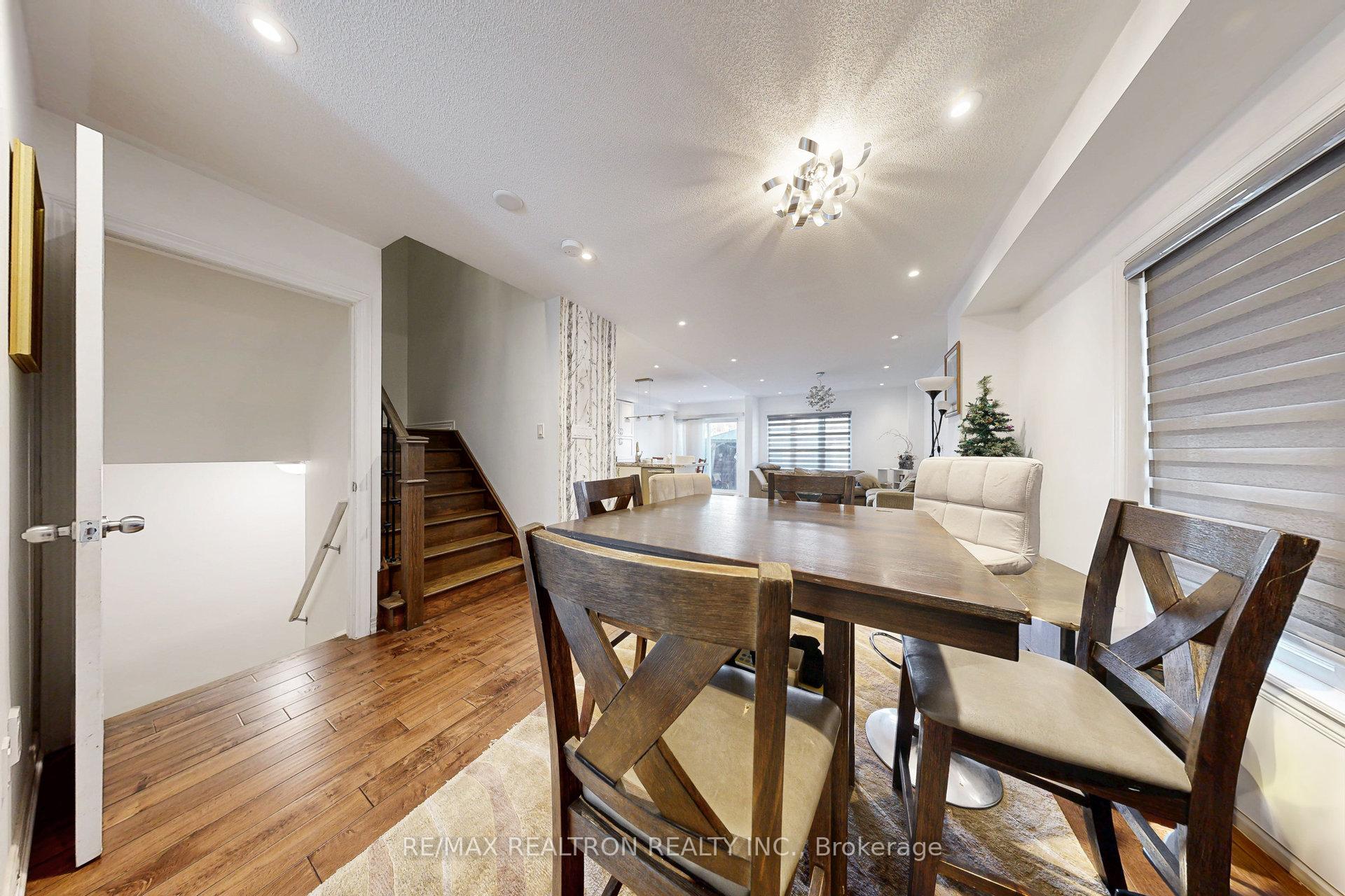 Photo 9 of 51 Barli Crescent, Vaughan, Patterson — HOMEH