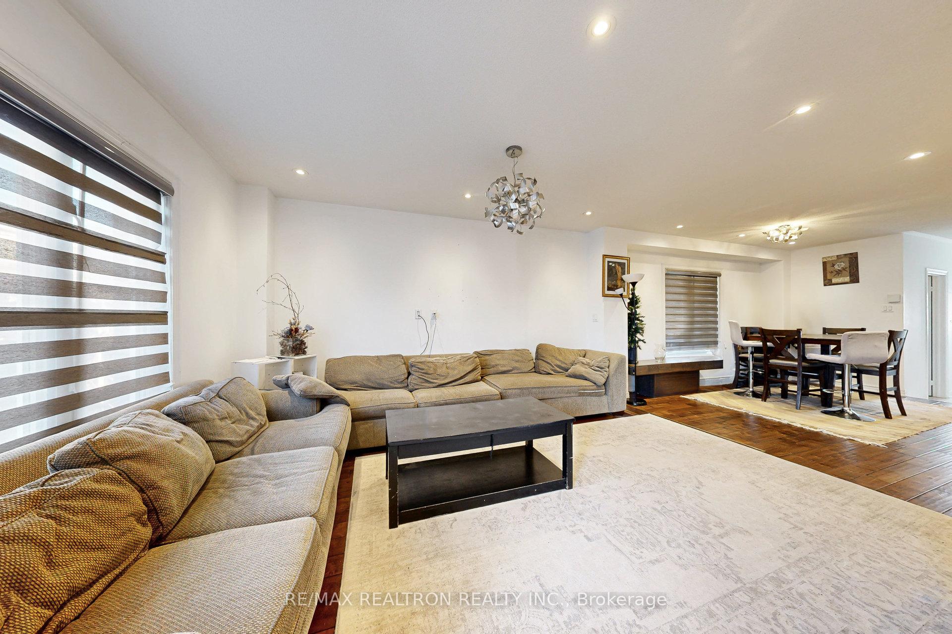 Photo 13 of 51 Barli Crescent, Vaughan, Patterson — HOMEH