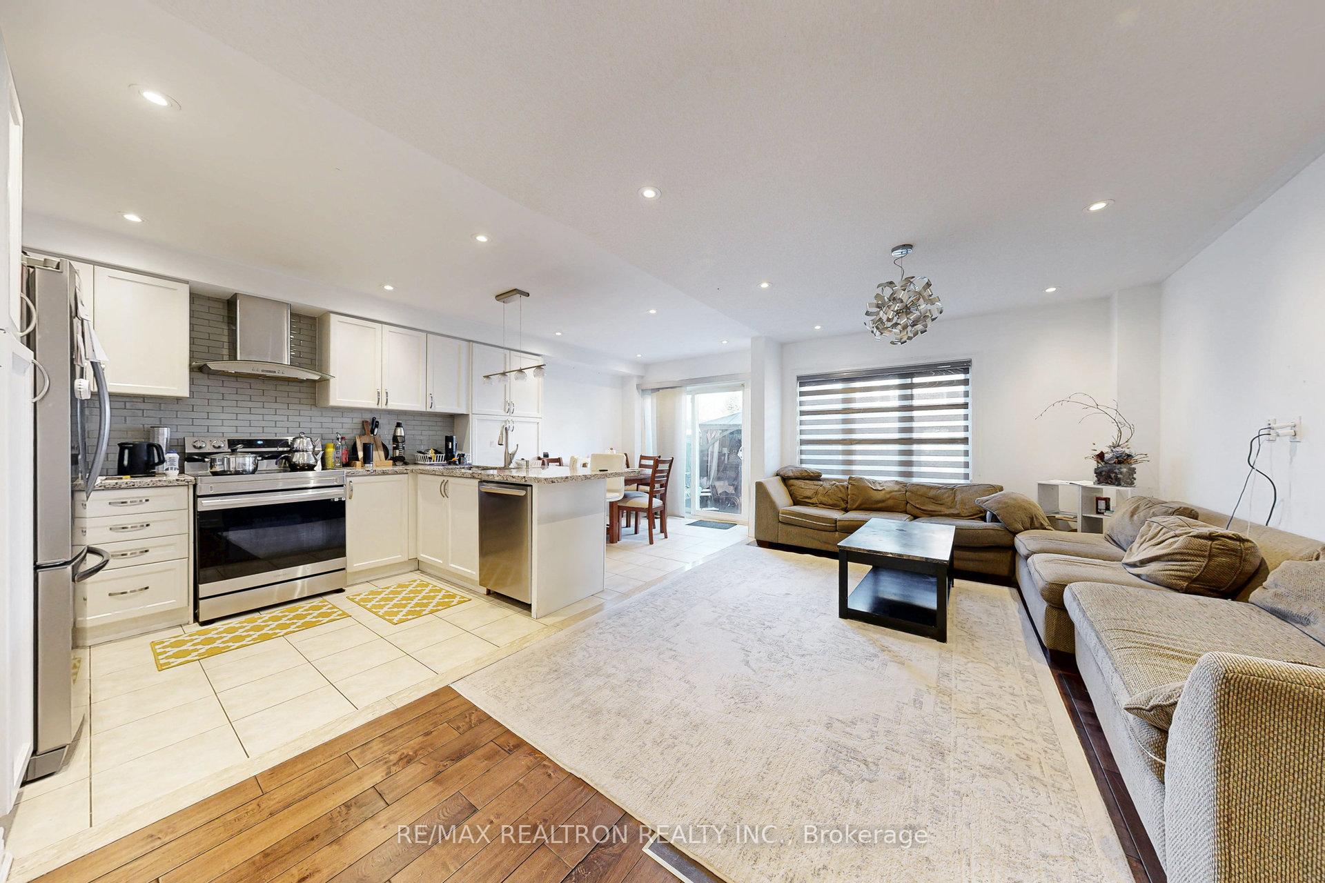 Photo 14 of 51 Barli Crescent, Vaughan, Patterson — HOMEH