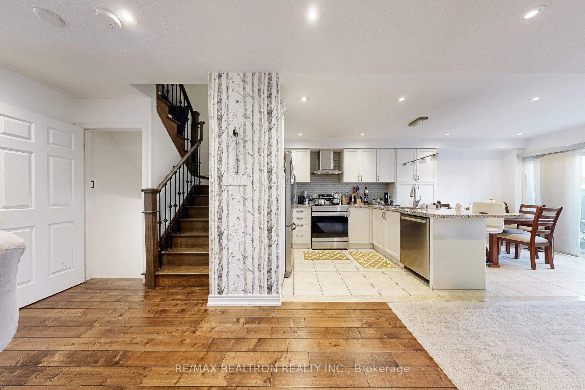 Photo 15 of 51 Barli Crescent, Vaughan, Patterson — HOMEH