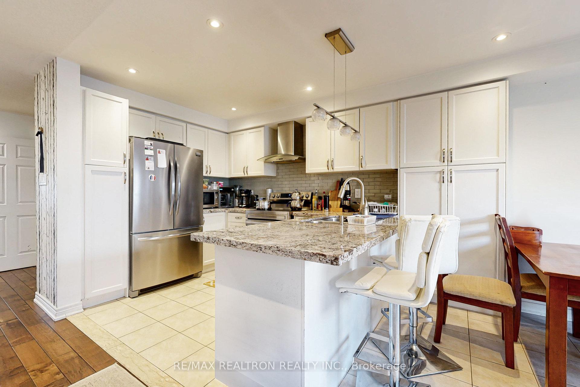 Photo 20 of 51 Barli Crescent, Vaughan, Patterson — HOMEH