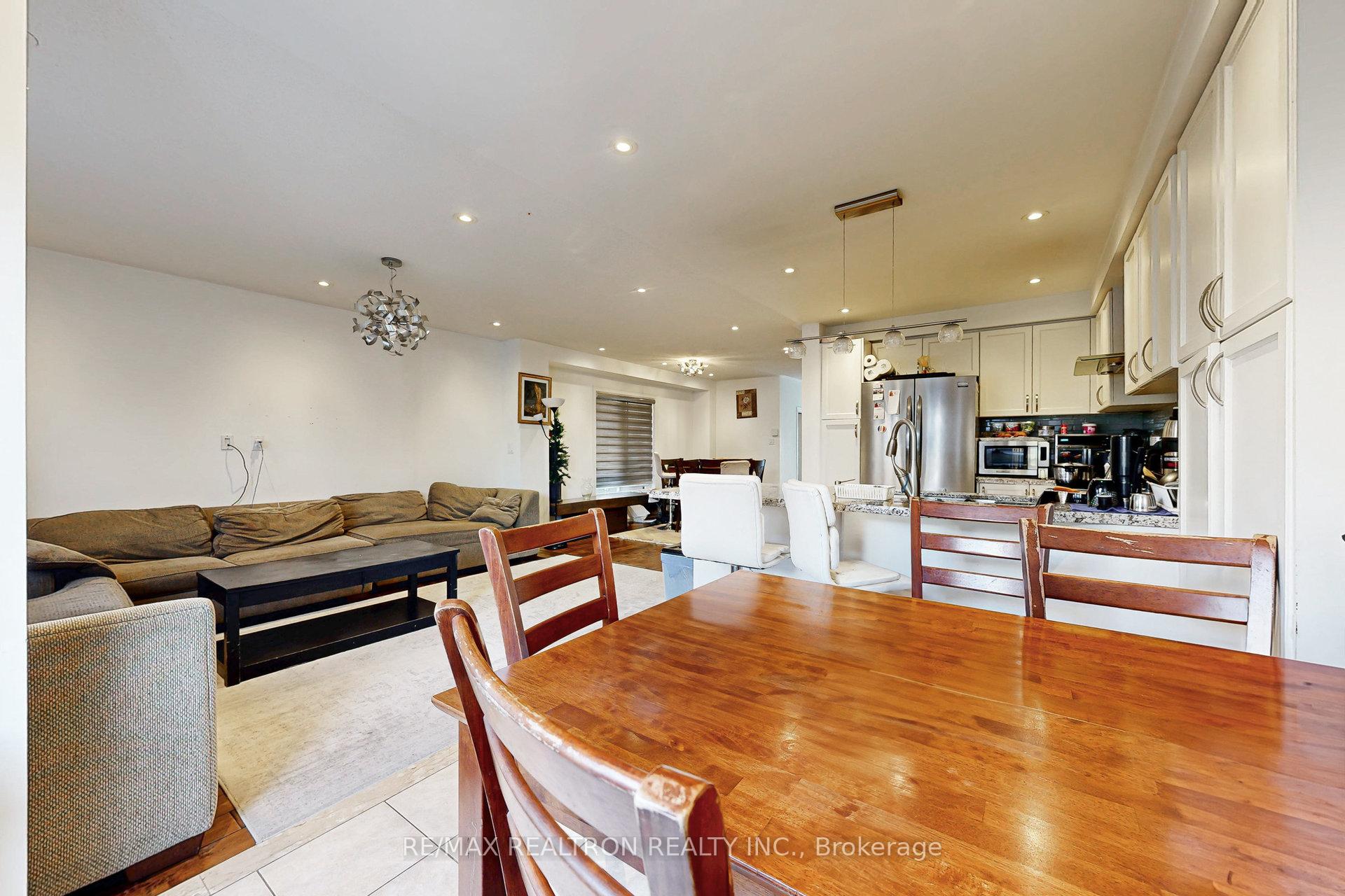 Photo 22 of 51 Barli Crescent, Vaughan, Patterson — HOMEH