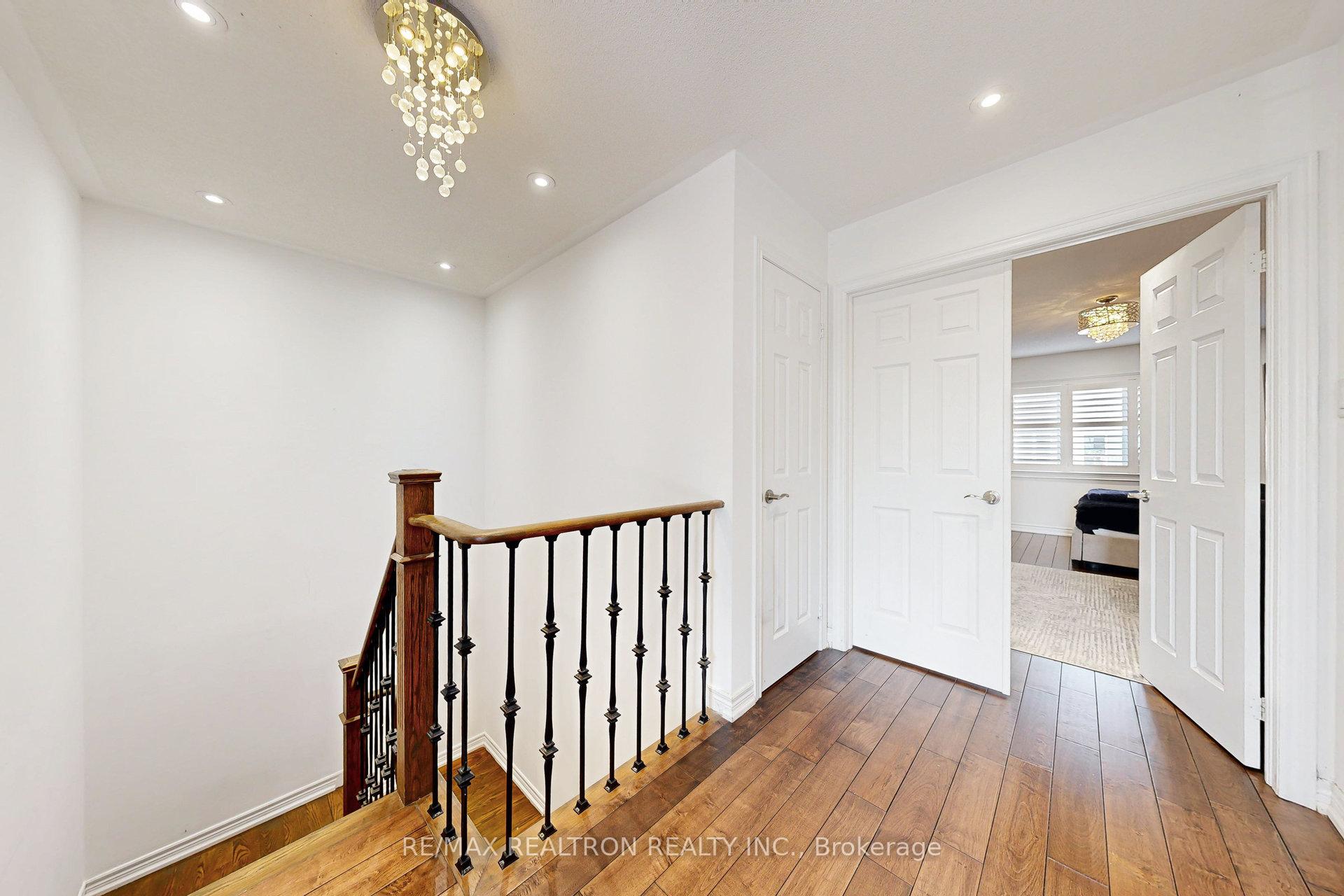 Photo 24 of 51 Barli Crescent, Vaughan, Patterson — HOMEH