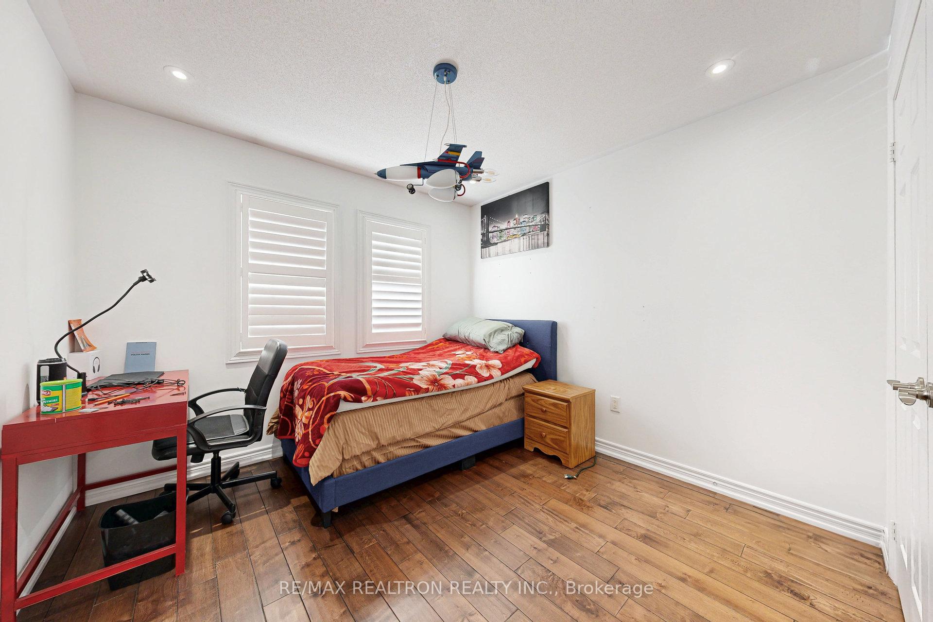 Photo 25 of 51 Barli Crescent, Vaughan, Patterson — HOMEH