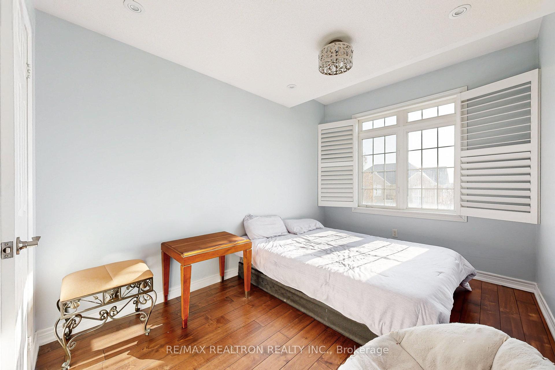 Photo 27 of 51 Barli Crescent, Vaughan, Patterson — HOMEH