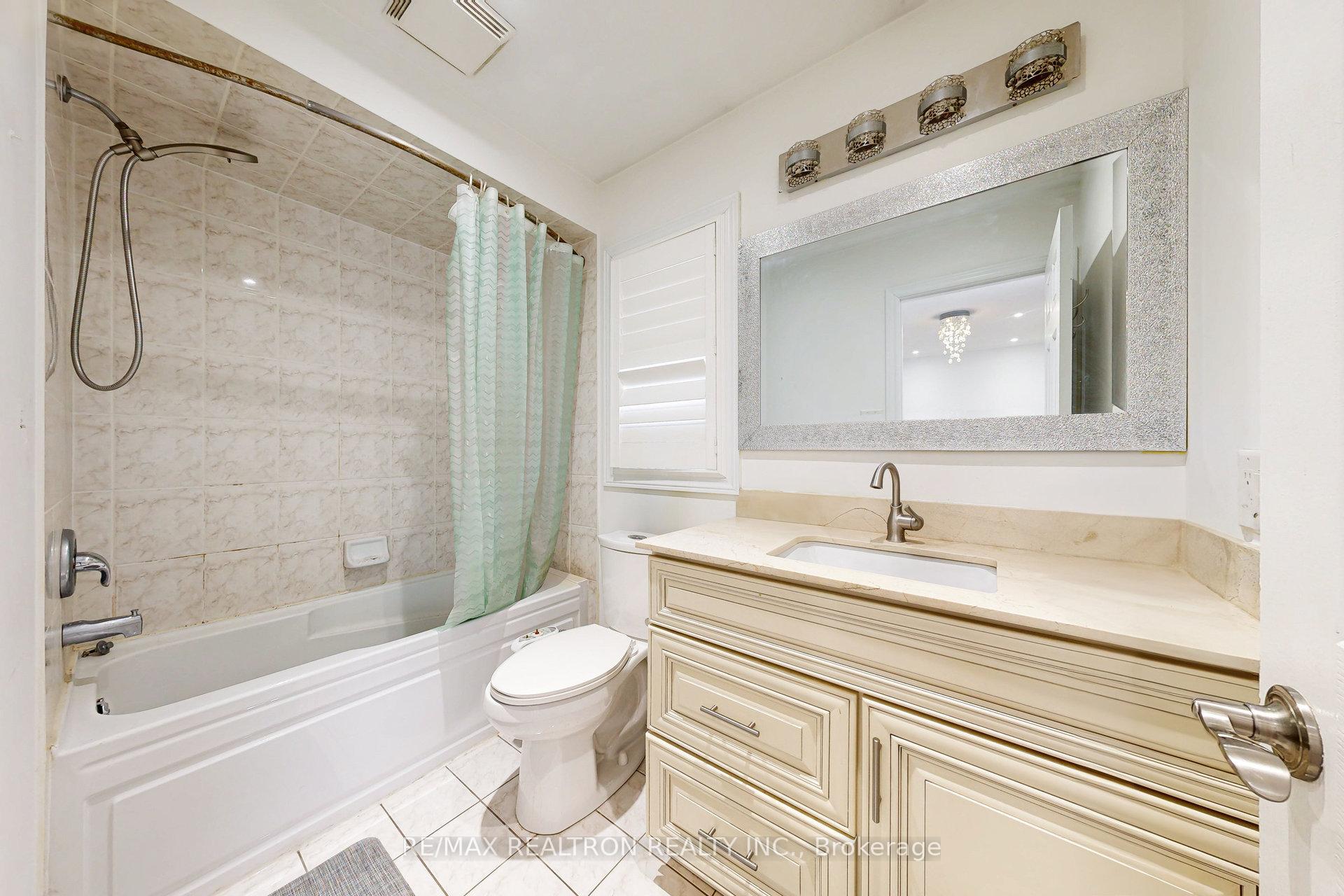 Photo 29 of 51 Barli Crescent, Vaughan, Patterson — HOMEH