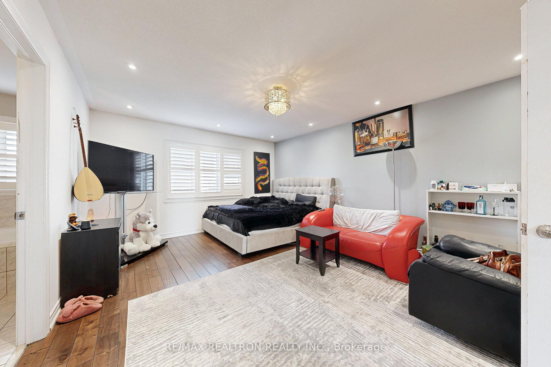 Photo 30 of 51 Barli Crescent, Vaughan, Patterson — HOMEH