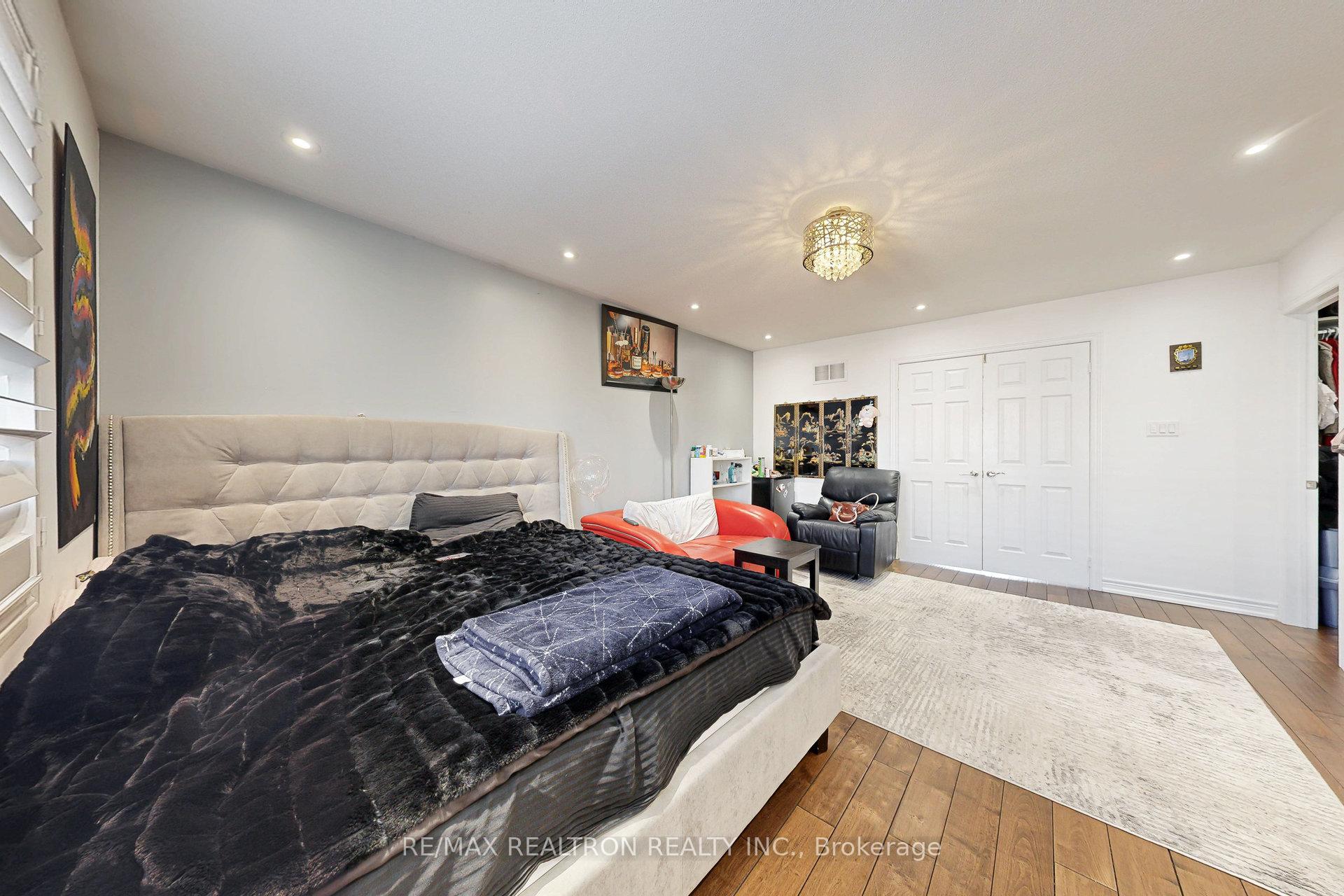 Photo 32 of 51 Barli Crescent, Vaughan, Patterson — HOMEH
