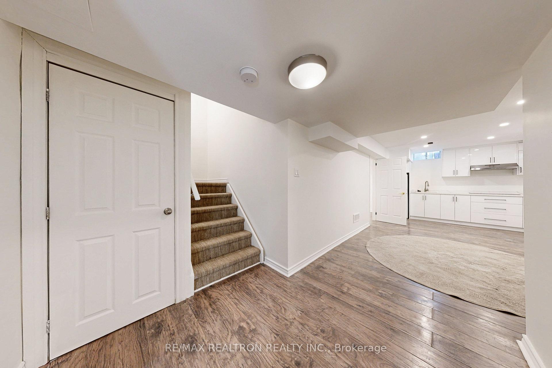 Photo 36 of 51 Barli Crescent, Vaughan, Patterson — HOMEH